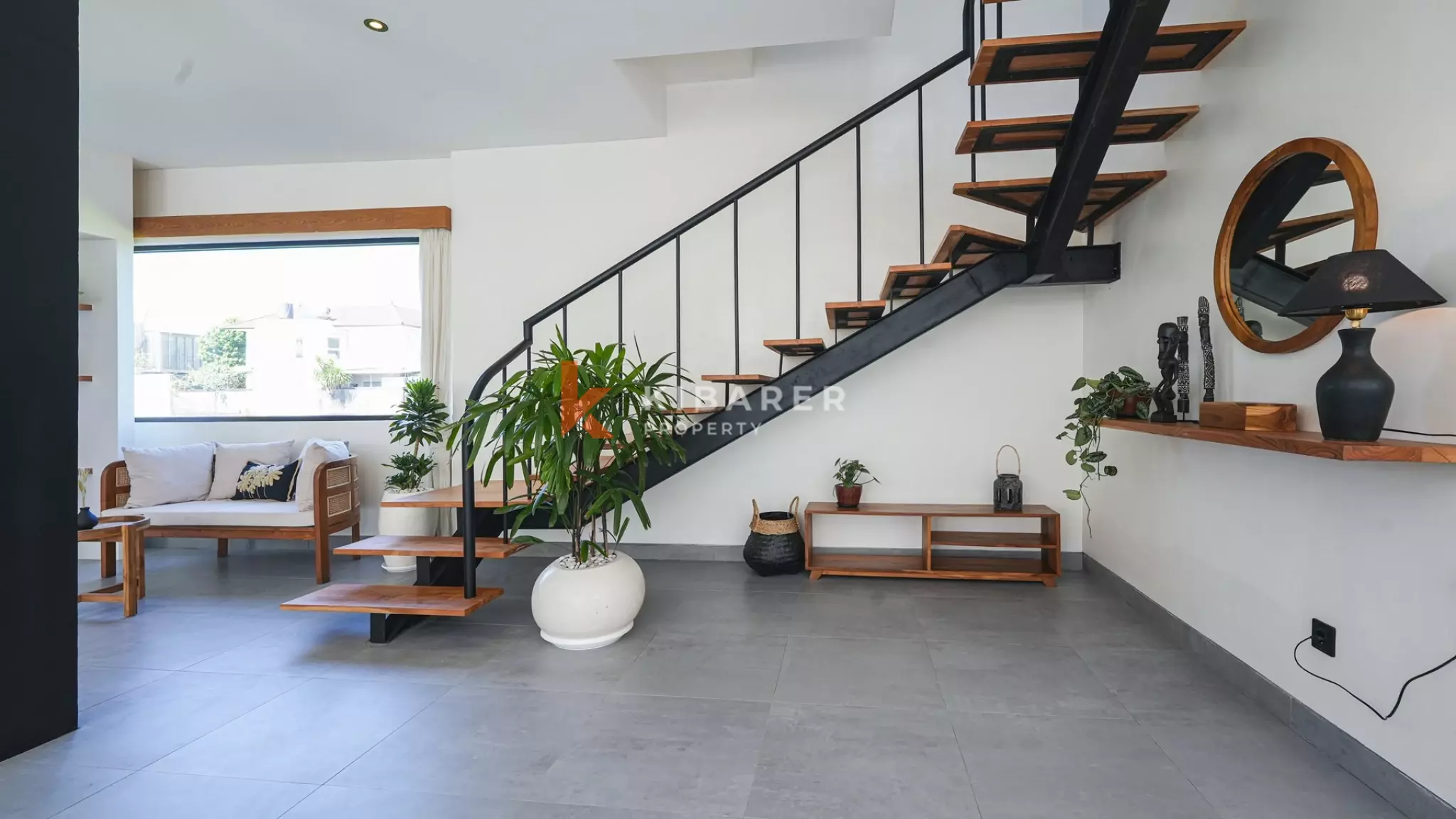 Stunning 3-Bedroom Enclosed-Living Villa Just Steps from Cemagi Beach — image 9