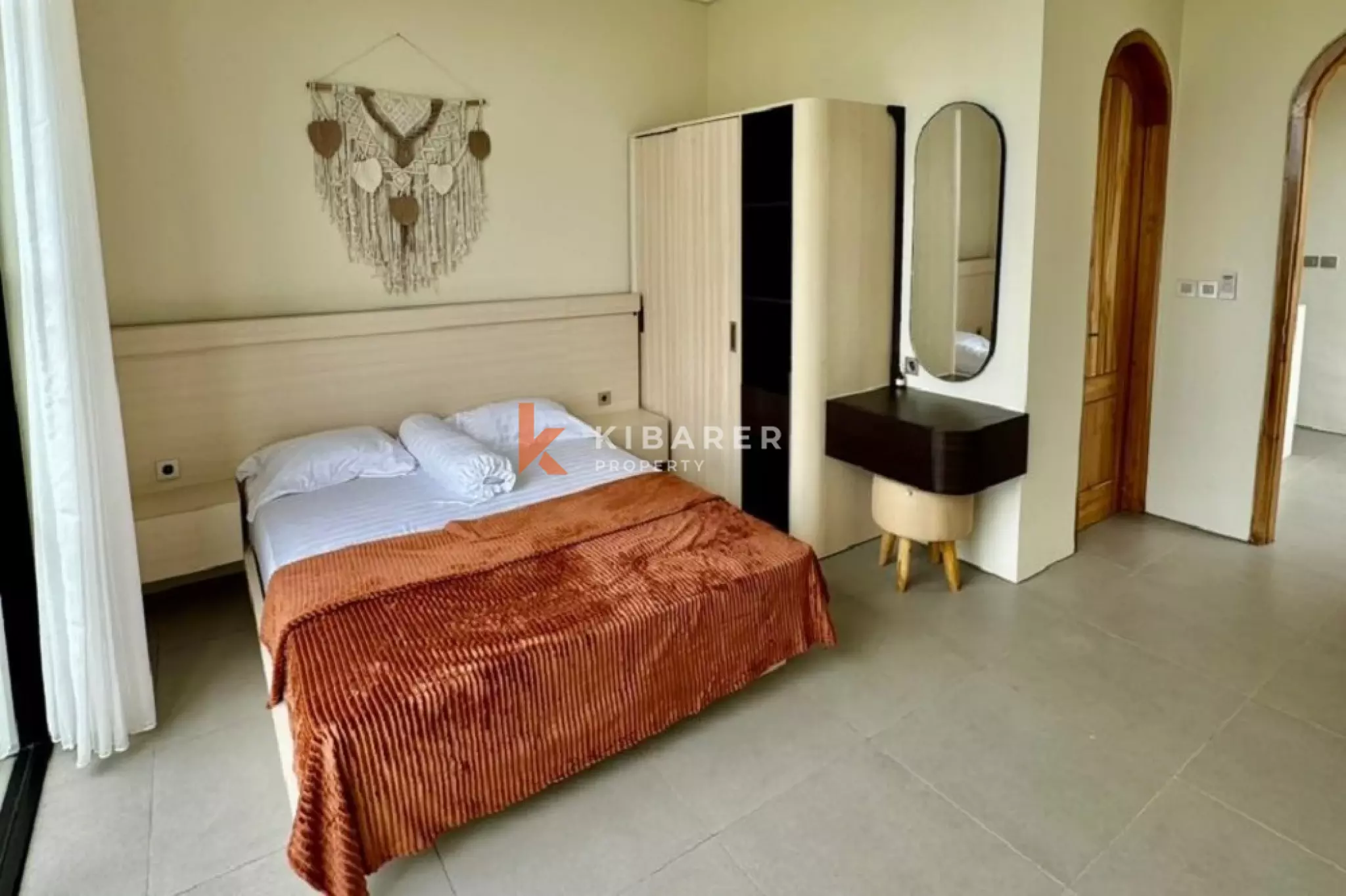 White Stone Three-Bedrooms Open Villa in Nusa Dua — image 10