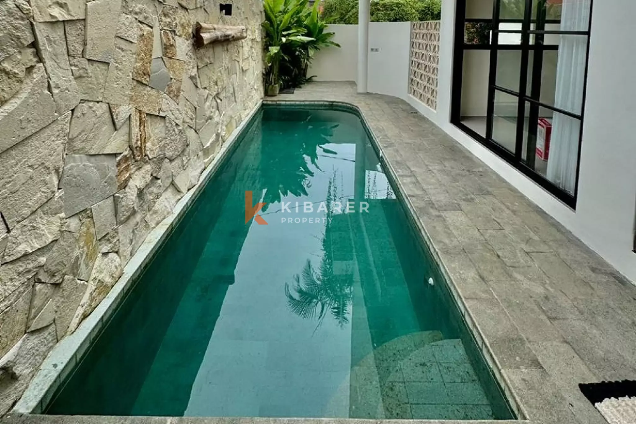 White Stone Three-Bedrooms Open Villa in Nusa Dua — image 2