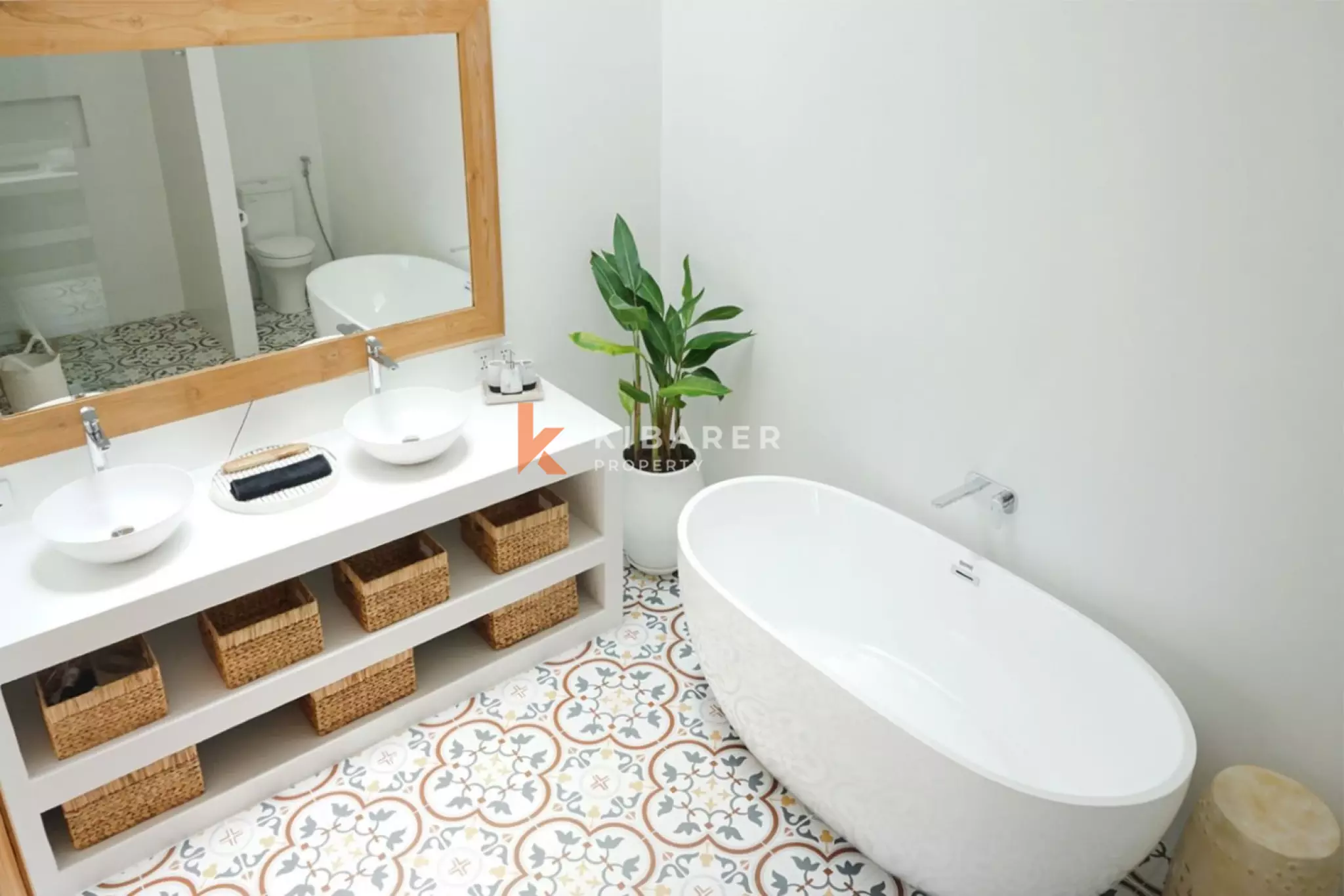 Modern Spacious Four Bedroom Villa in Mertanadi — image 15