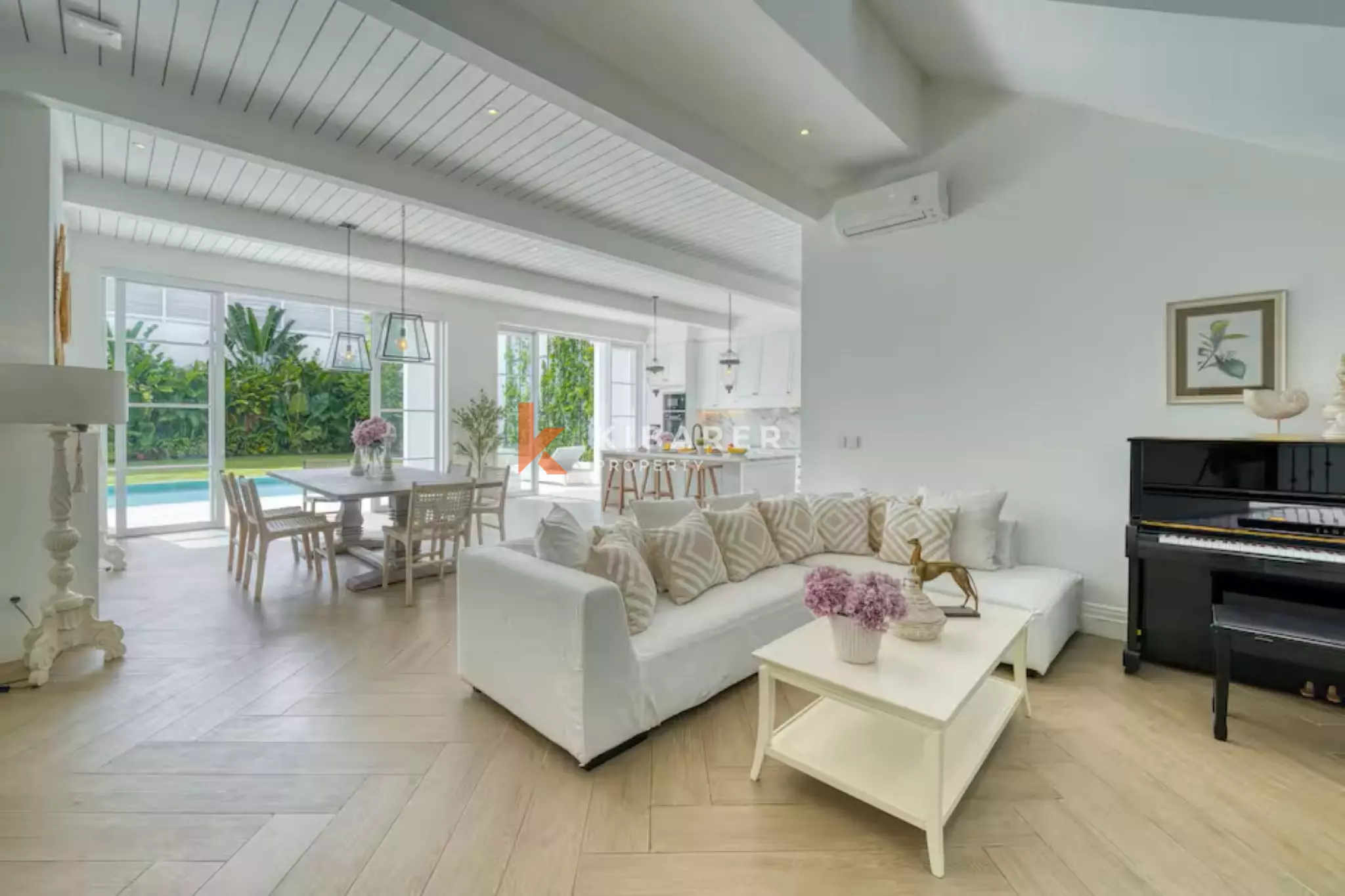 Stunning Four Bedroom Colonial Villa with Ocean View in Berawa — image 17