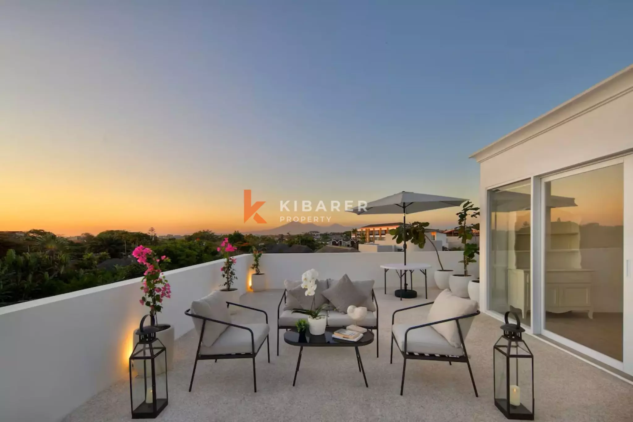 Stunning Four Bedroom Colonial Villa with Ocean View in Berawa — image 9
