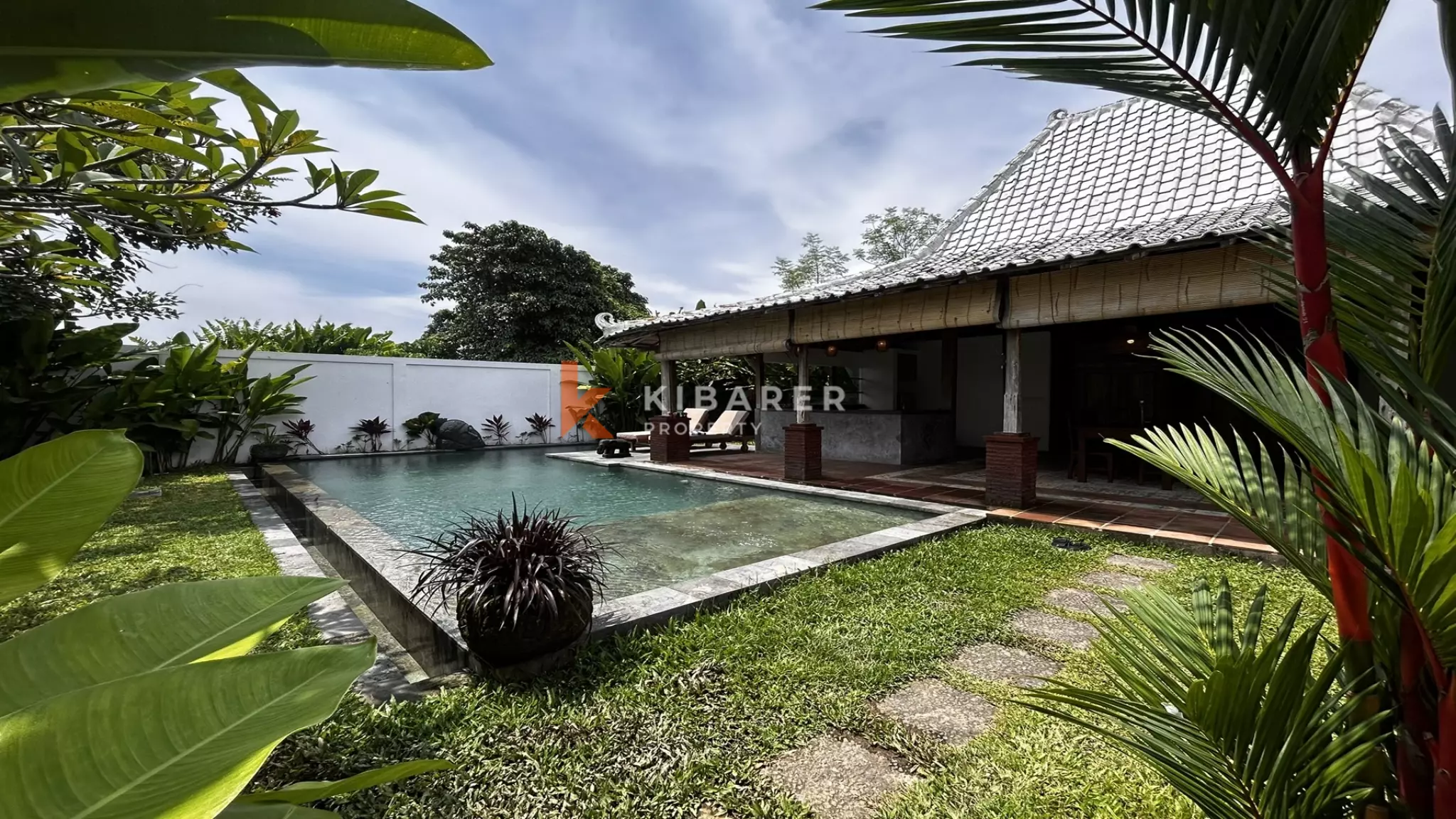 Beautiful Two Bedroom Joglo Villa With Open Living Situated in Tumbak Bayuh — image 2