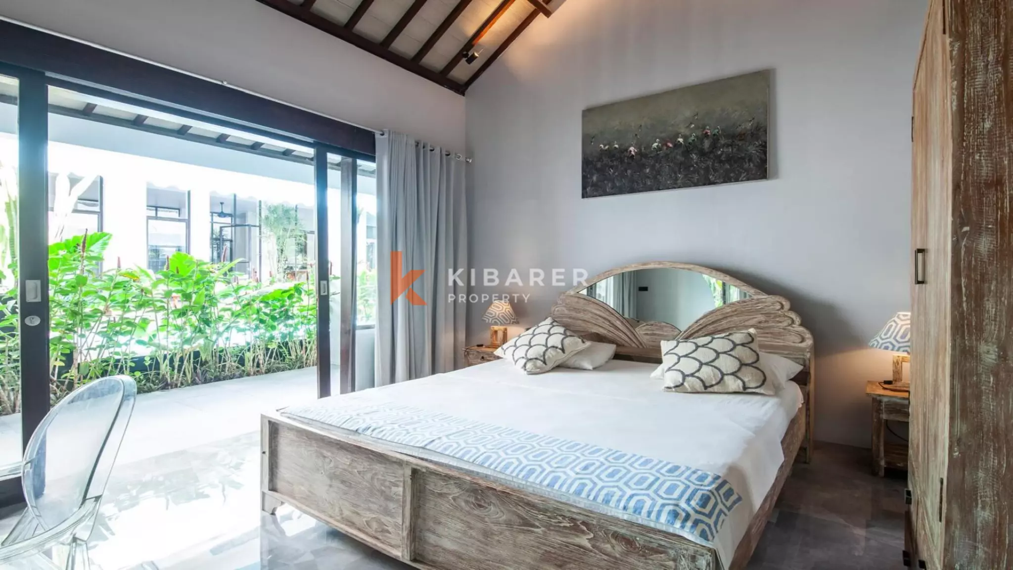 Elegant Bright Contemporary Six-Bedroom Villa with Serene Private Pool in Berawa — image 10