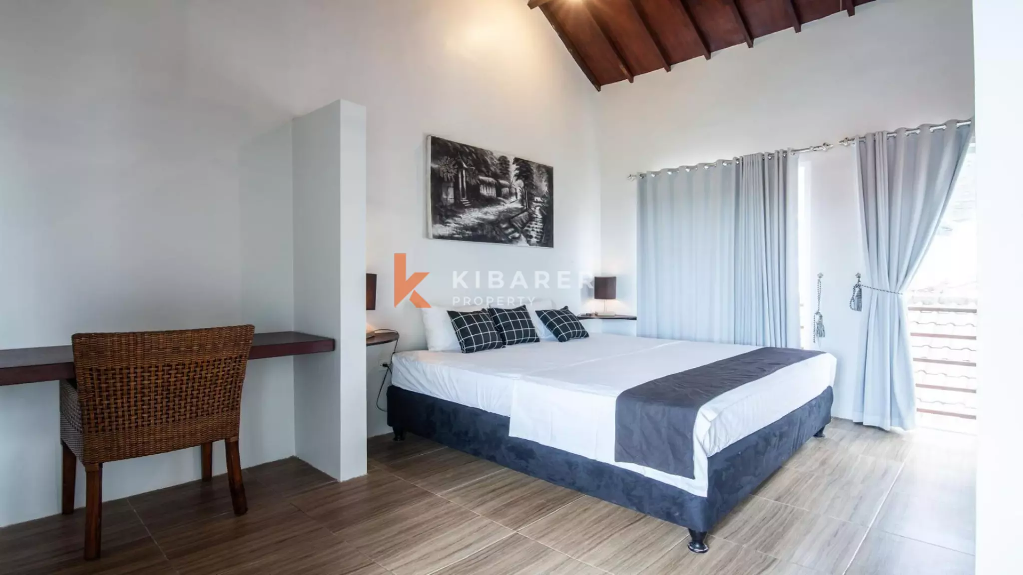 Elegant Bright Contemporary Six-Bedroom Villa with Serene Private Pool in Berawa — image 15