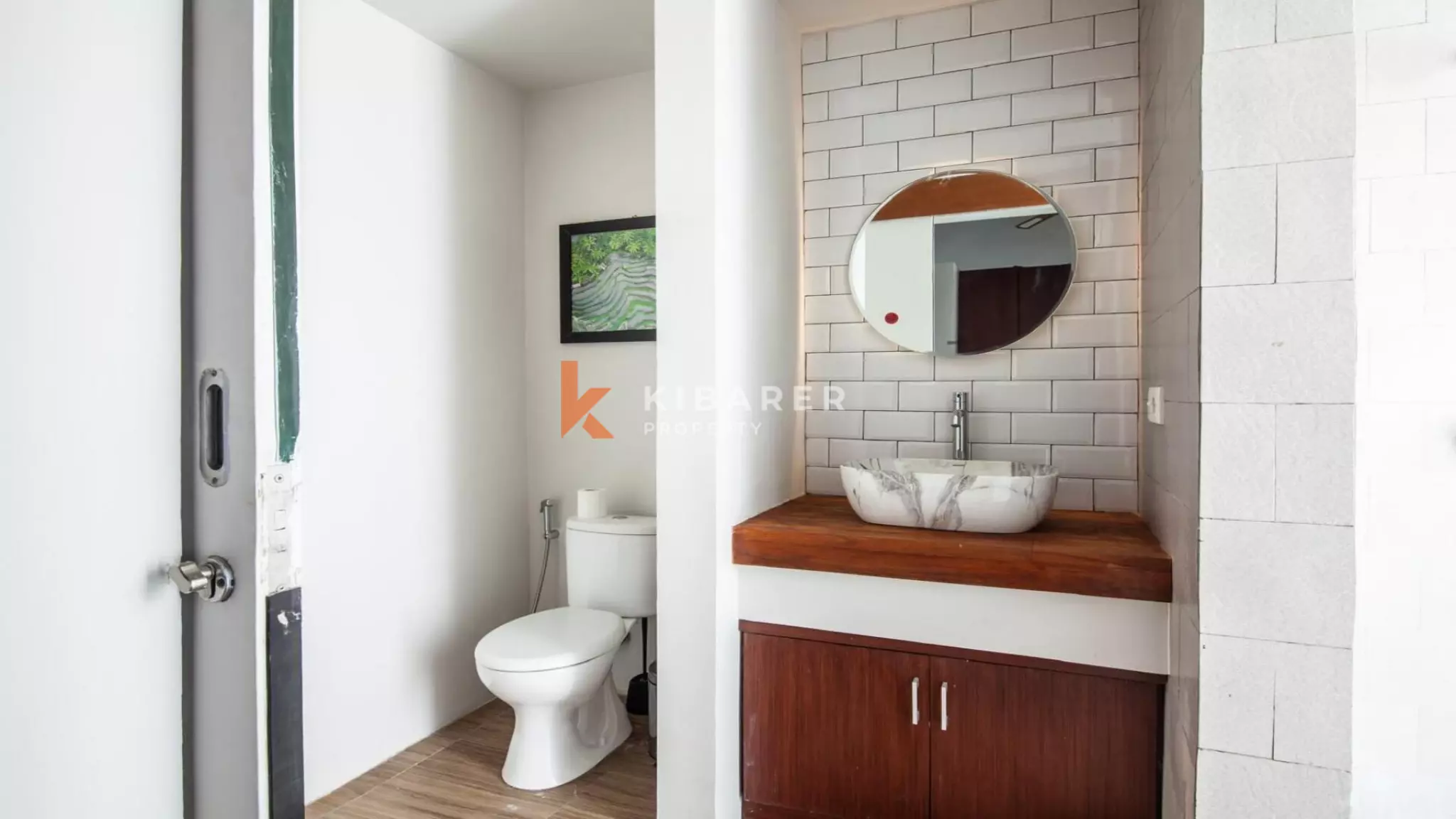 Elegant Bright Contemporary Six-Bedroom Villa with Serene Private Pool in Berawa — image 17