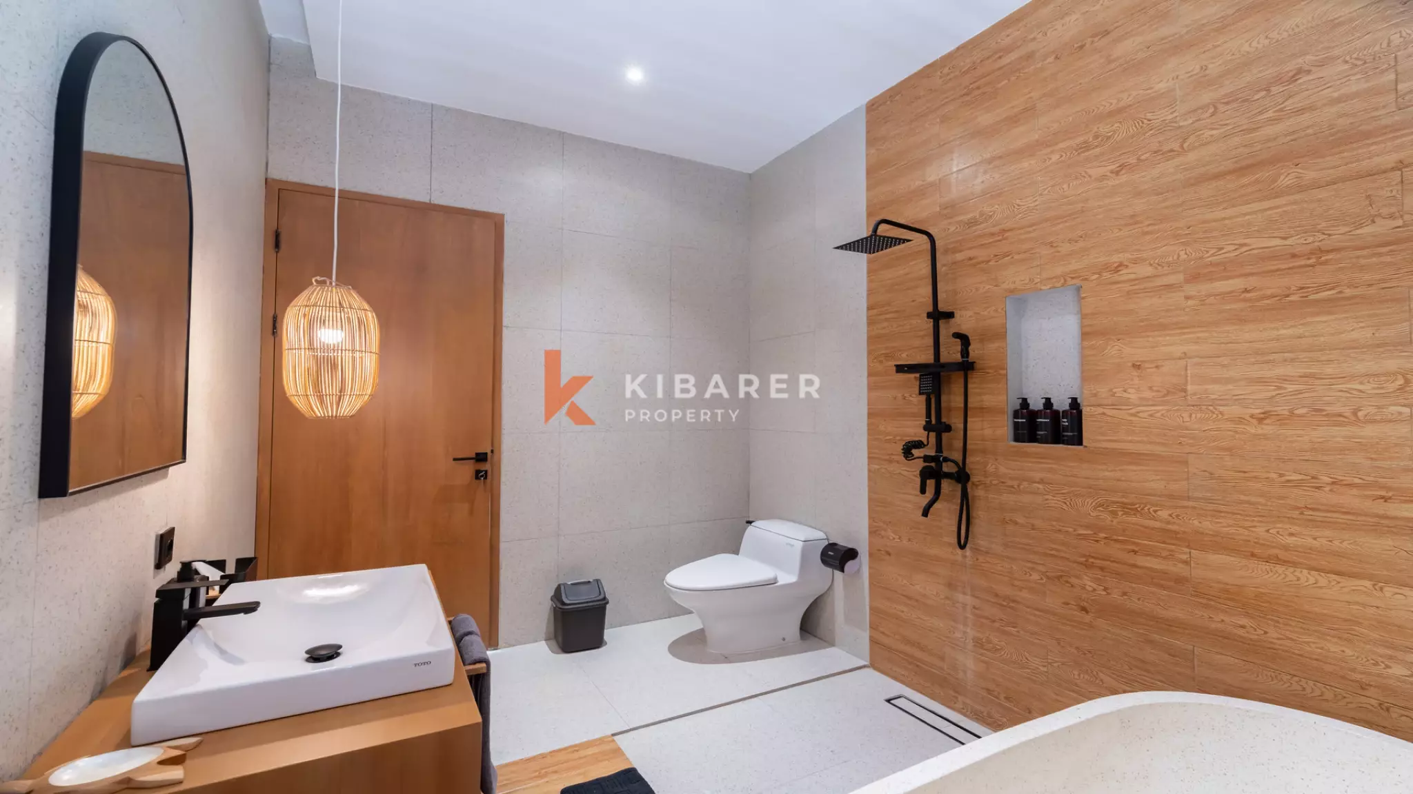 Contemporary Three-Bedroom Tropical Residence with Private Pool in Prime Jimbaran — image 19