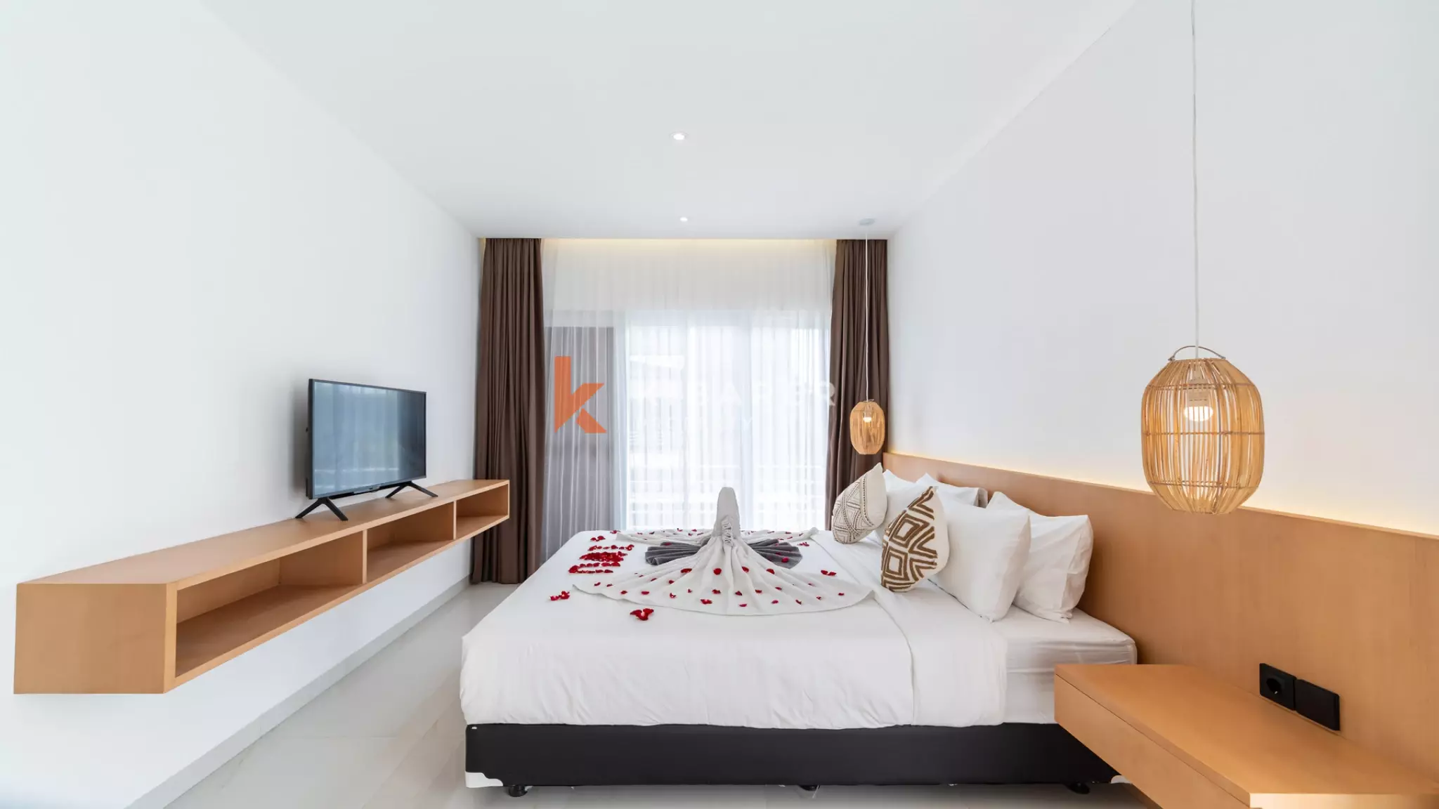 Contemporary Three-Bedroom Tropical Residence with Private Pool in Prime Jimbaran — image 15