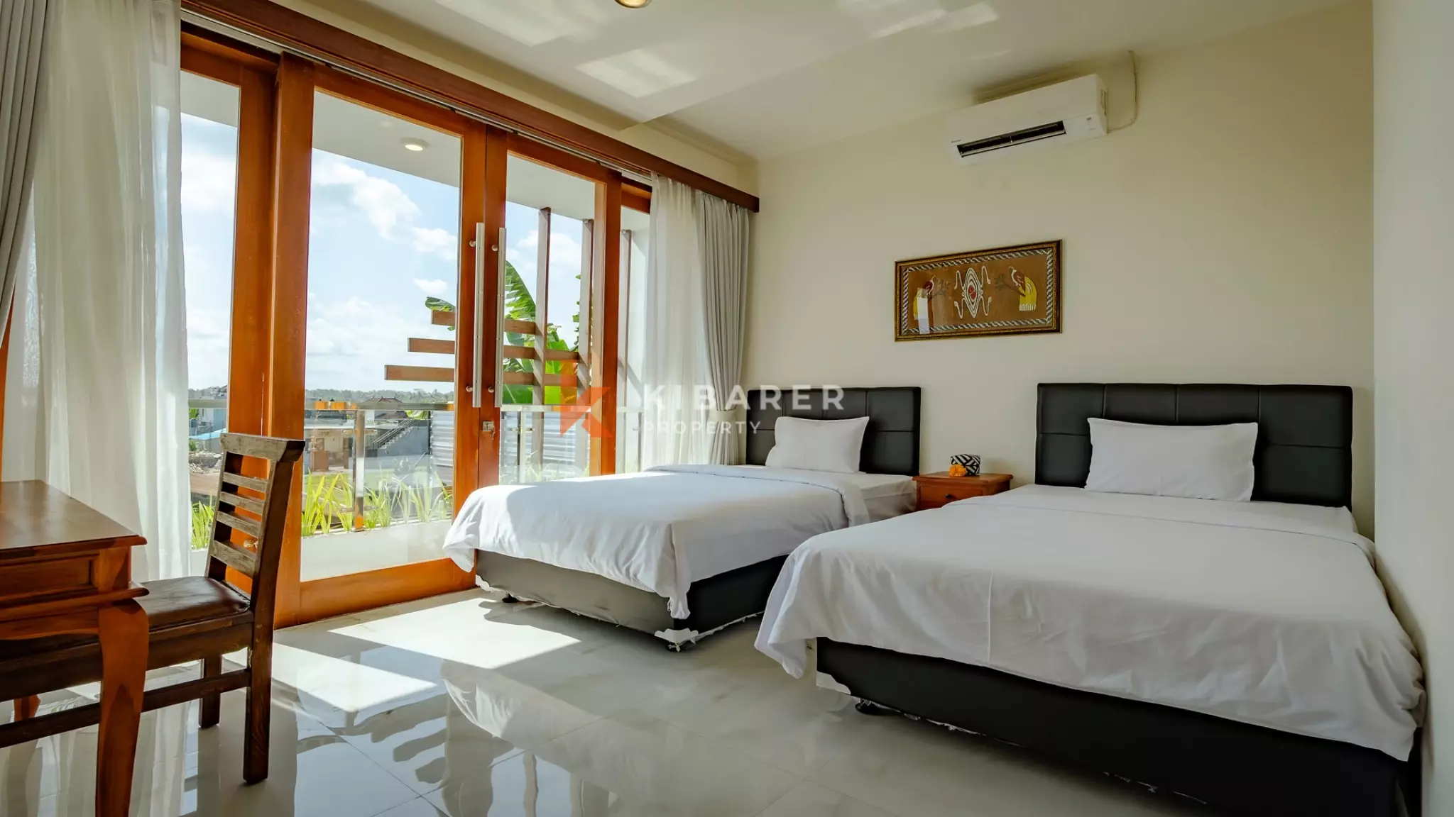 Charming Four-Bedroom Family Escape with Tropical Garden in Abiansemal — image 11