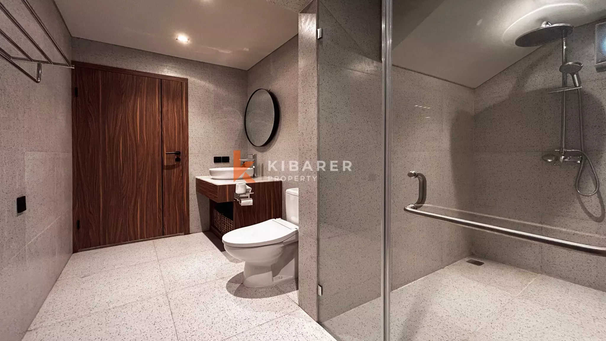 Modern Tropical Hideaway: Three-Bedroom Villa in Pererenan — image 8
