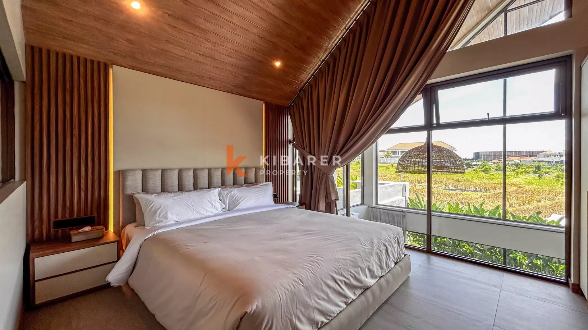 Modern Tropical Hideaway: Three-Bedroom Villa in Pererenan — image 14