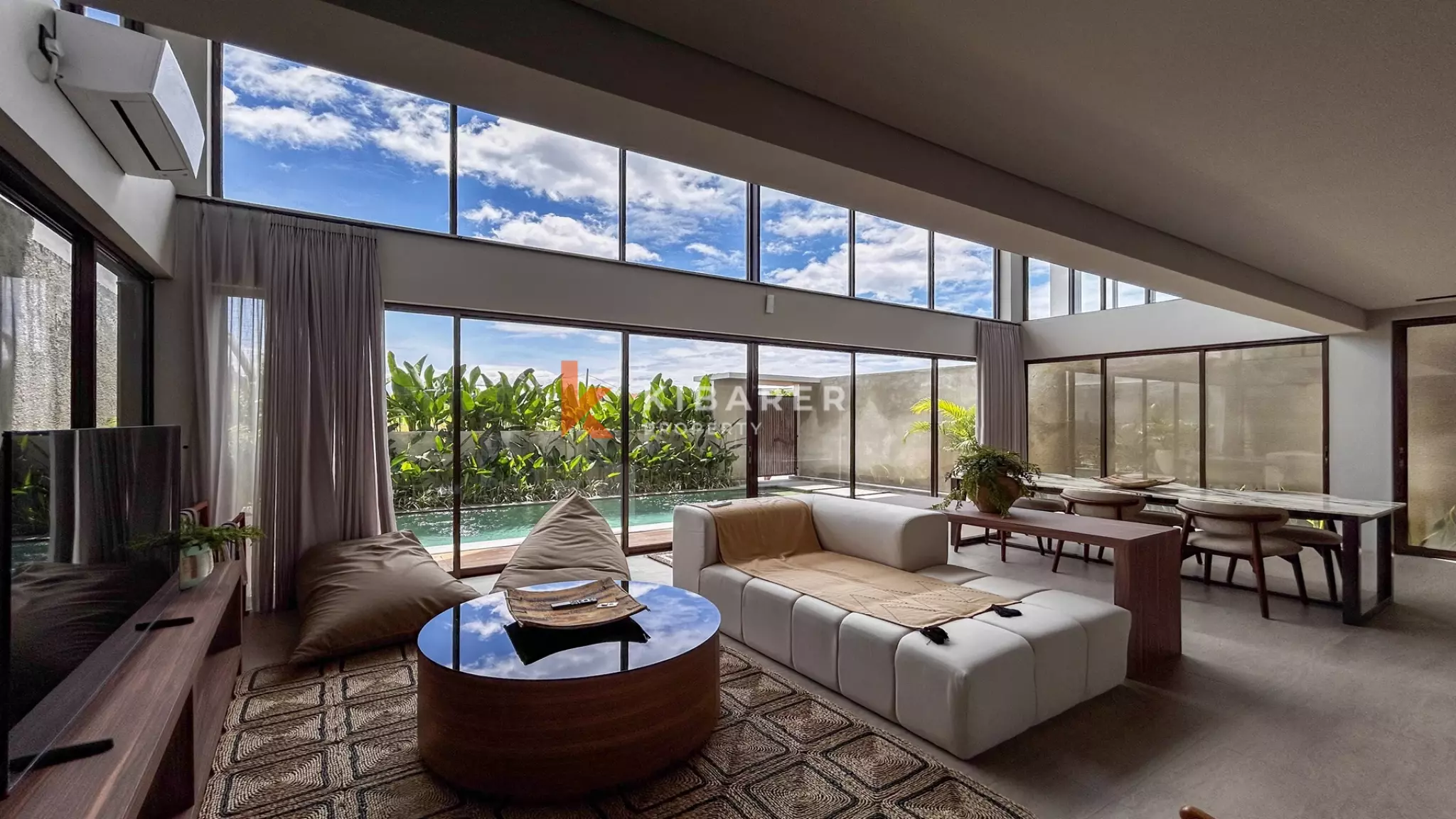 Modern Tropical Hideaway: Three-Bedroom Villa in Pererenan