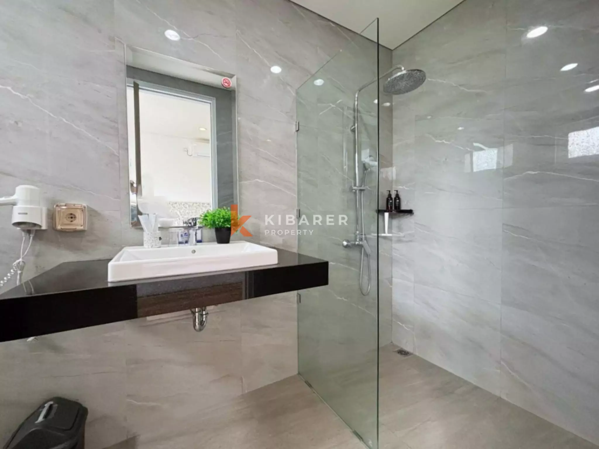 Well Located Three Bedroom Villa in Nusa Dua — image 9