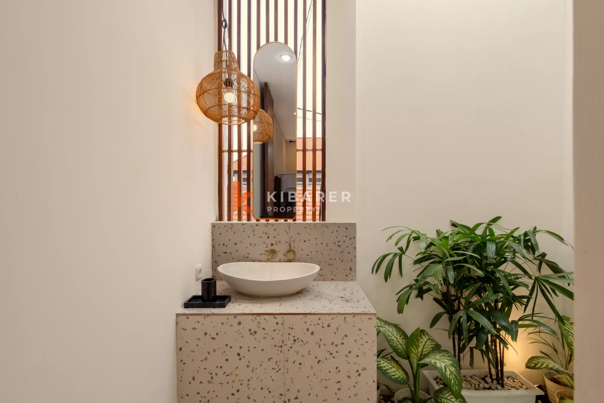 Premium Three Bedroom Enclosed Living Villa Near Uluwatu – Ungasan — image 14