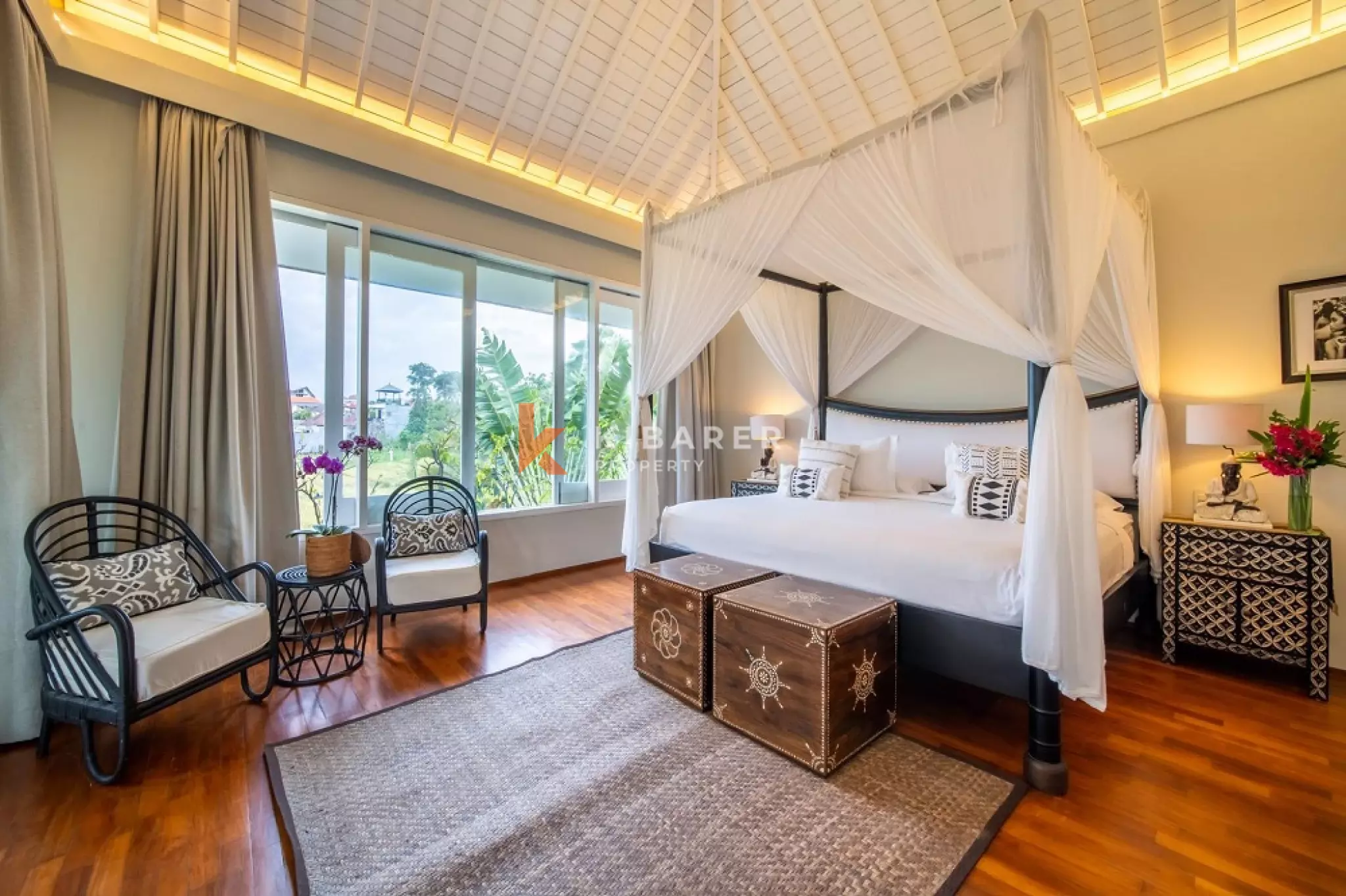 Luxury Spacious Four-Bedrooms Villa Walking Distance to Berawa Beach — image 11