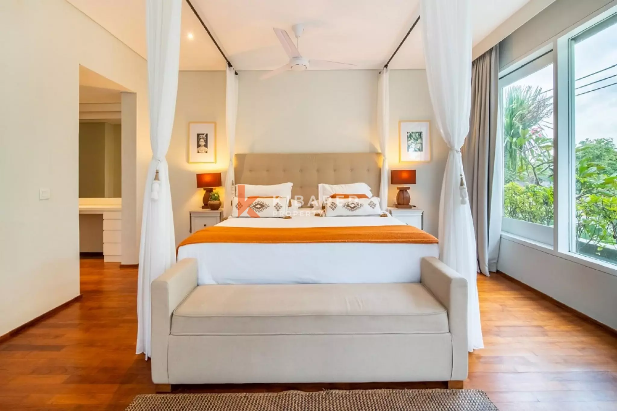 Luxury Spacious Four-Bedrooms Villa Walking Distance to Berawa Beach — image 14