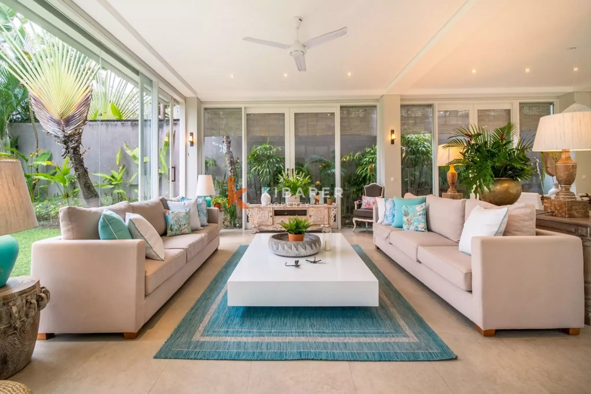 Luxury Spacious Four-Bedrooms Villa Walking Distance to Berawa Beach — image 4