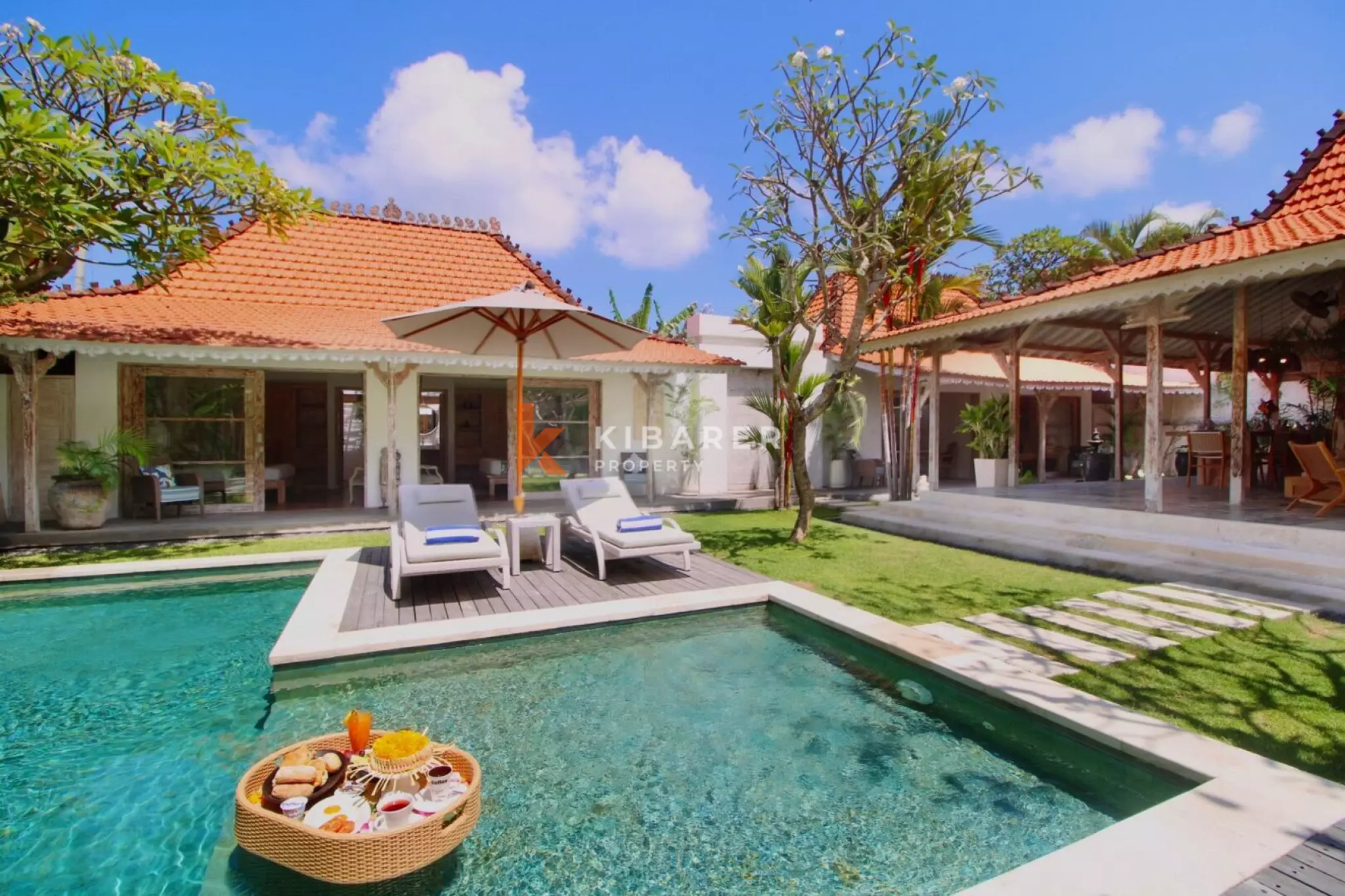 Walk to Cafes - Four Bedroom Private Pool Villa Berawa — image 3