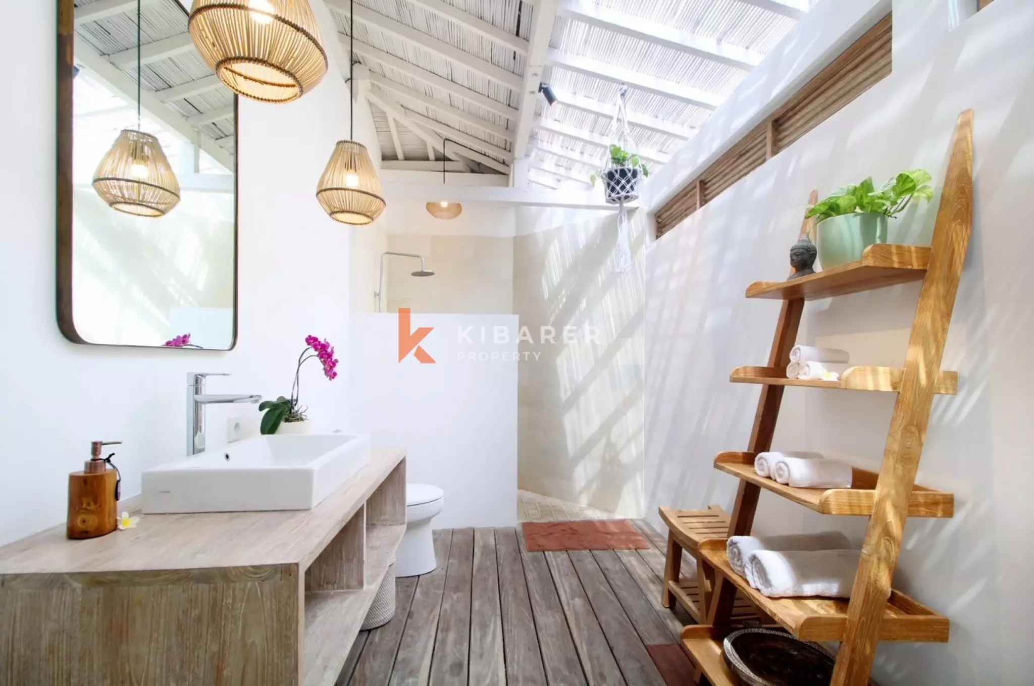 Walking Distance to Cafe - Four Bedroom Private Pool Villa in Berawa — image 13