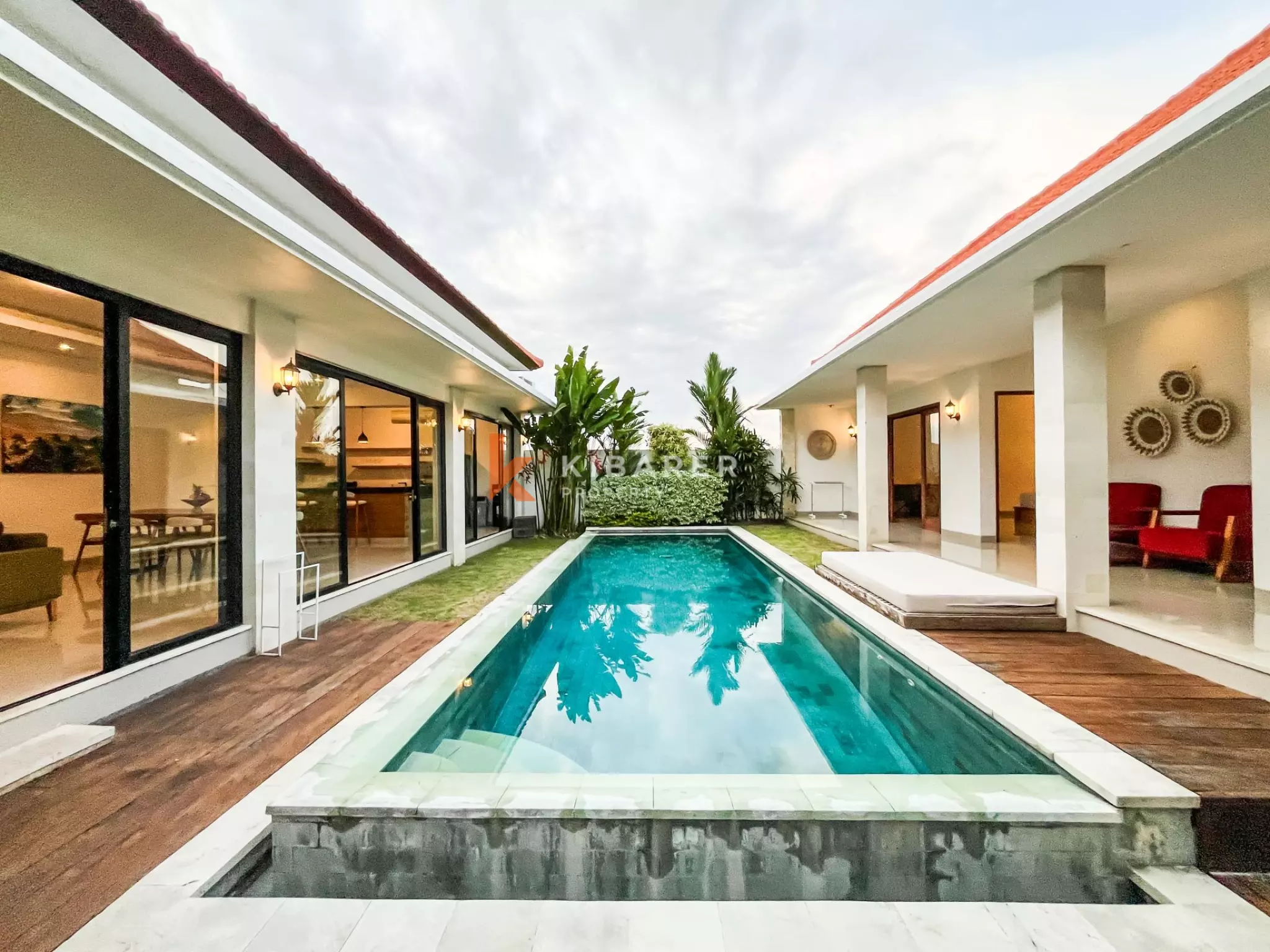Tropical Three Bedroom Enclosed Villa in Berawa — image 1