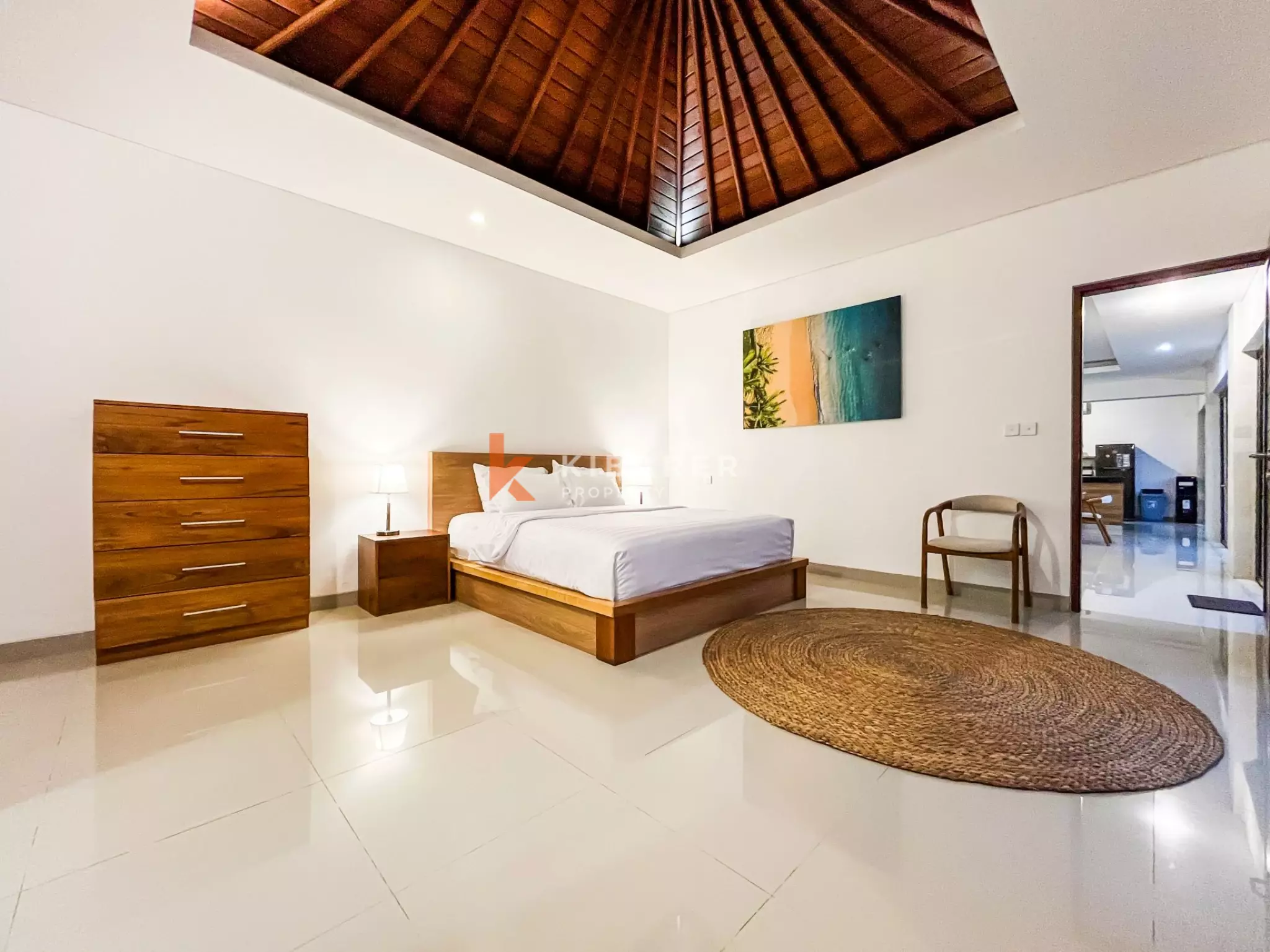 Tropical Three Bedroom Enclosed Villa in Berawa — image 15