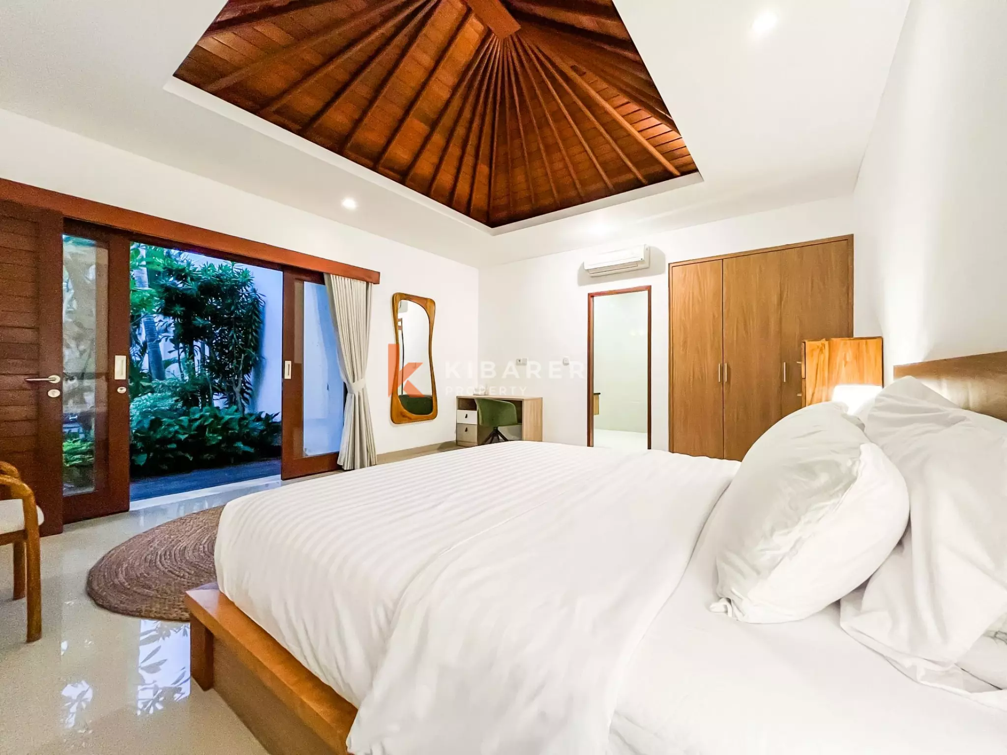 Tropical Three Bedroom Enclosed Villa in Berawa — image 14