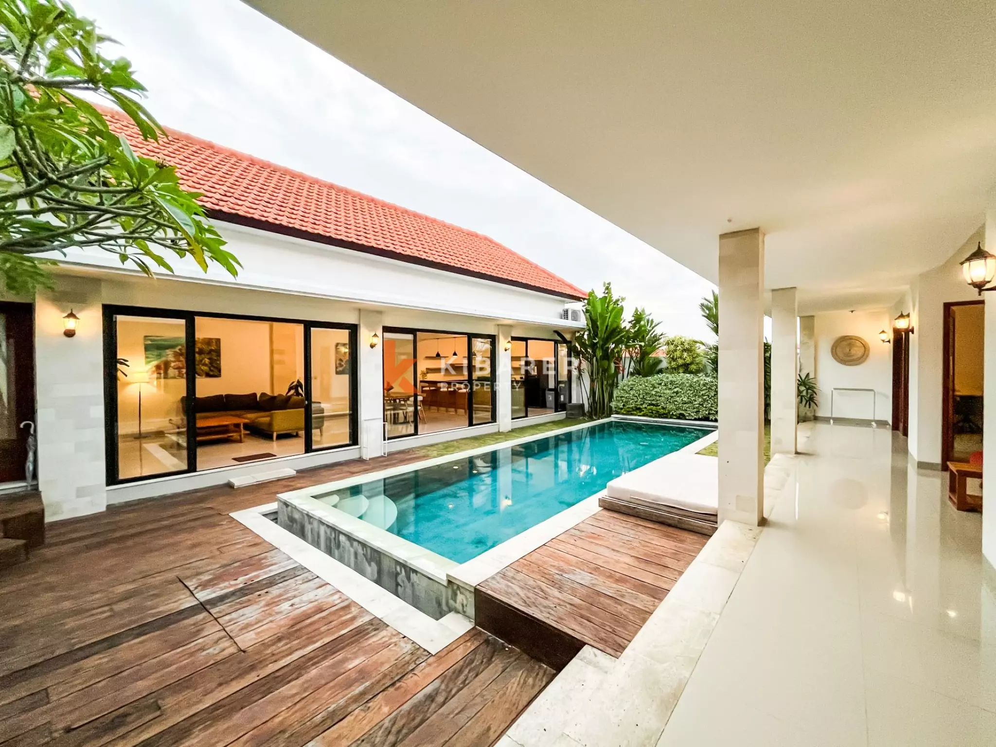 Tropical Three Bedroom Enclosed Villa in Berawa — image 2
