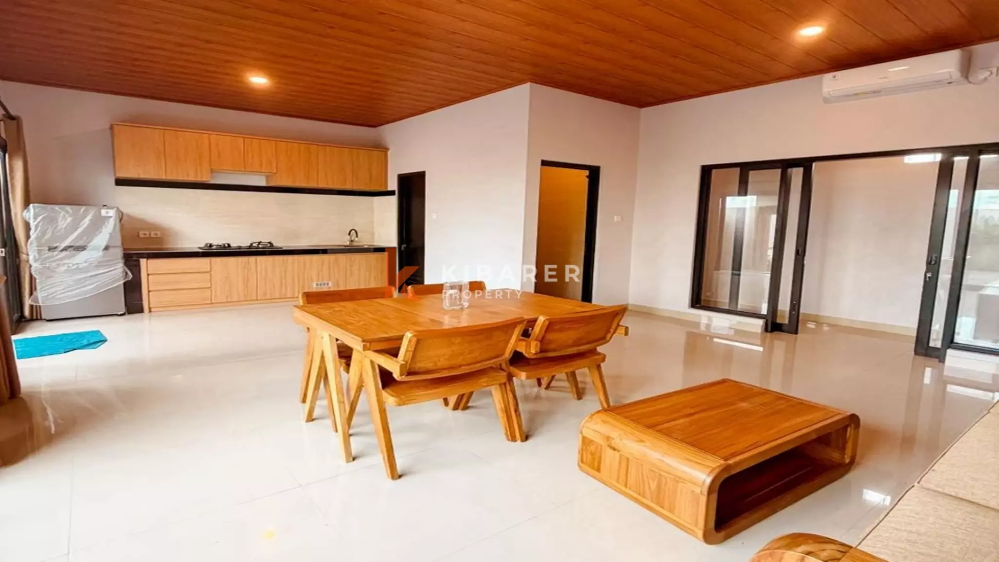 Attractive Semi-Furnished Two-Bedroom Villa with Enclosed Living Room in Mengwi — image 4