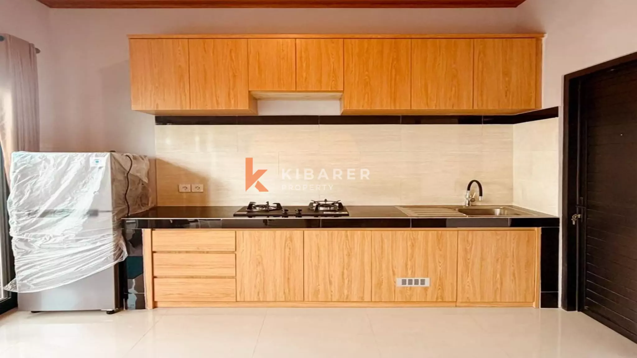 Attractive Semi-Furnished Two-Bedroom Villa with Enclosed Living Room in Mengwi — image 5