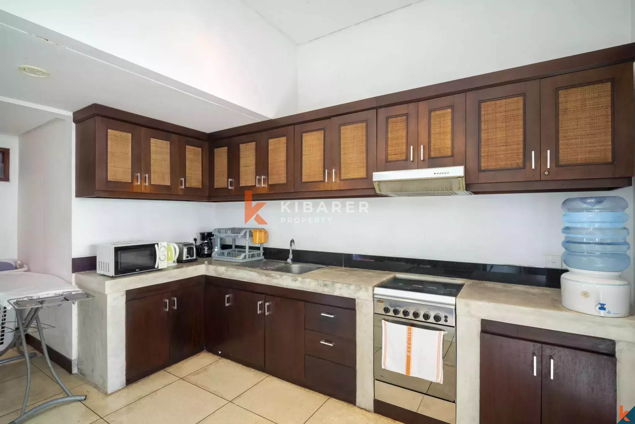 Three-Bedroom Villa in the Heart of Pererenan — image 13