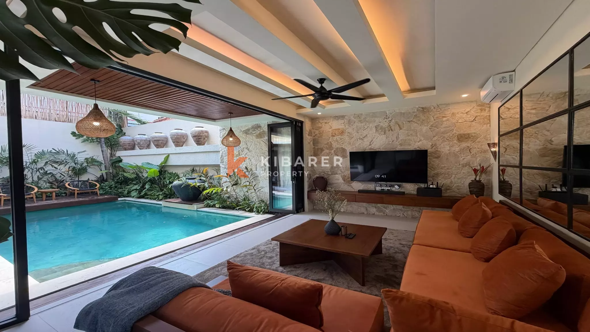 Aesthetic Cream-Tone Three-Bedrooms Villa With Rooftop and Jacuzzi in Berawa — image 4