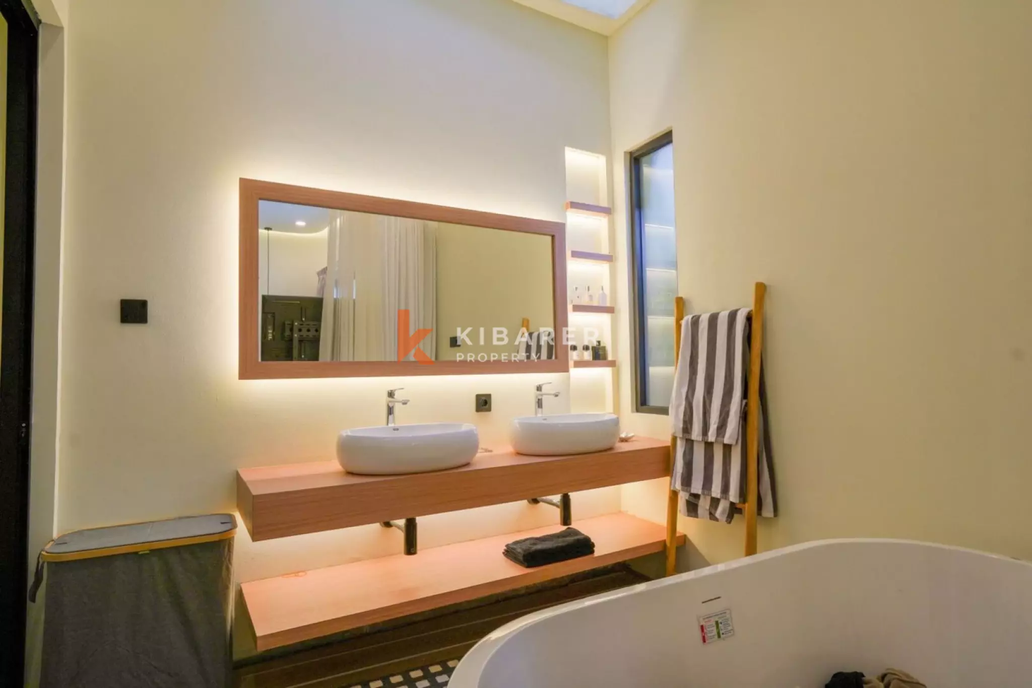 Prime Berawa Living - Stylish Two Bedroom Villa — image 8