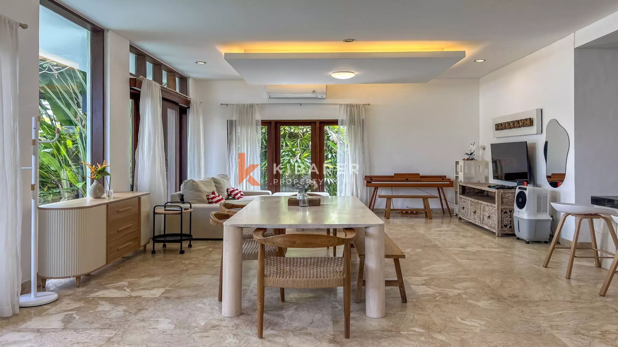 Comfortable Three-Bedroom Villa in Prime Berawa, Canggu — image 9