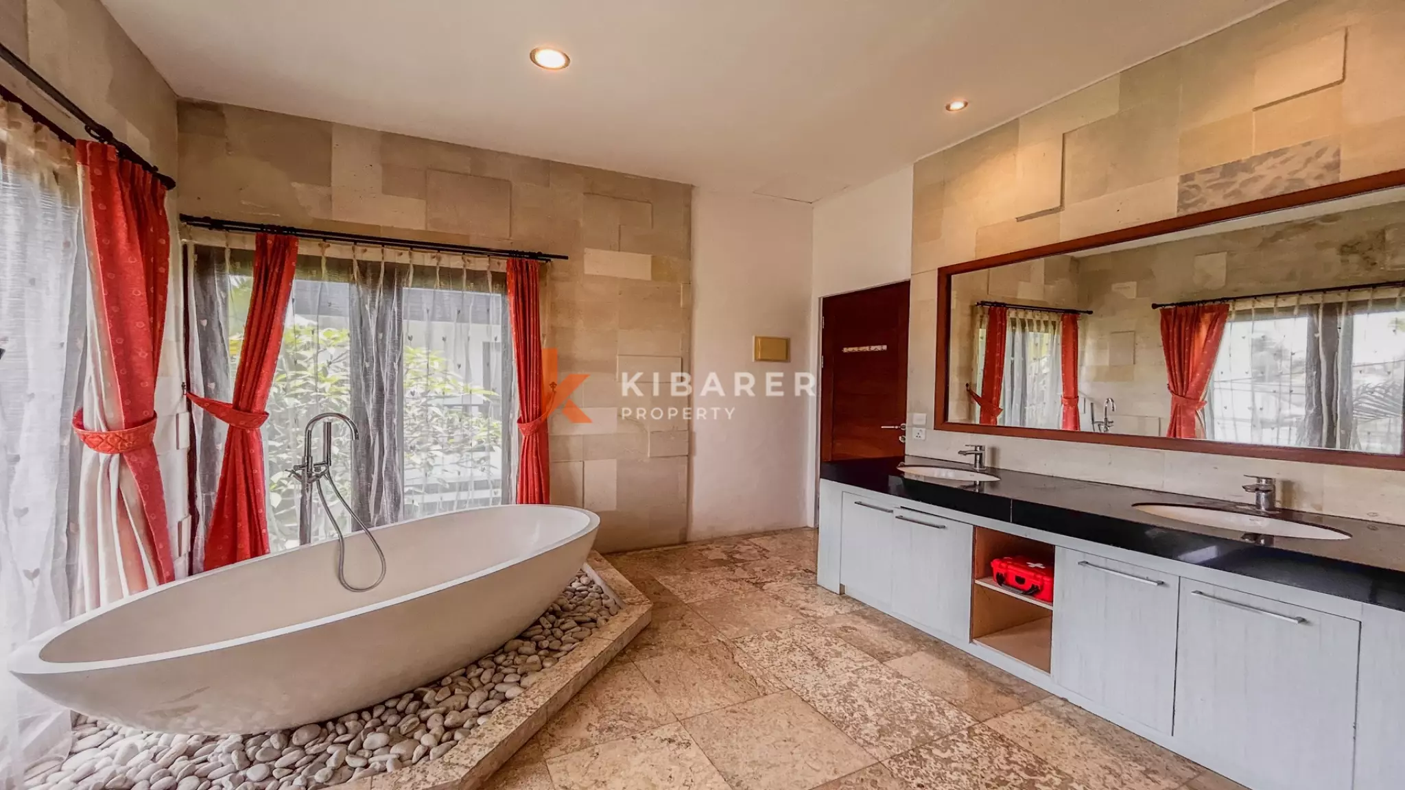 Comfortable Three-Bedroom Villa in Prime Berawa, Canggu — image 18
