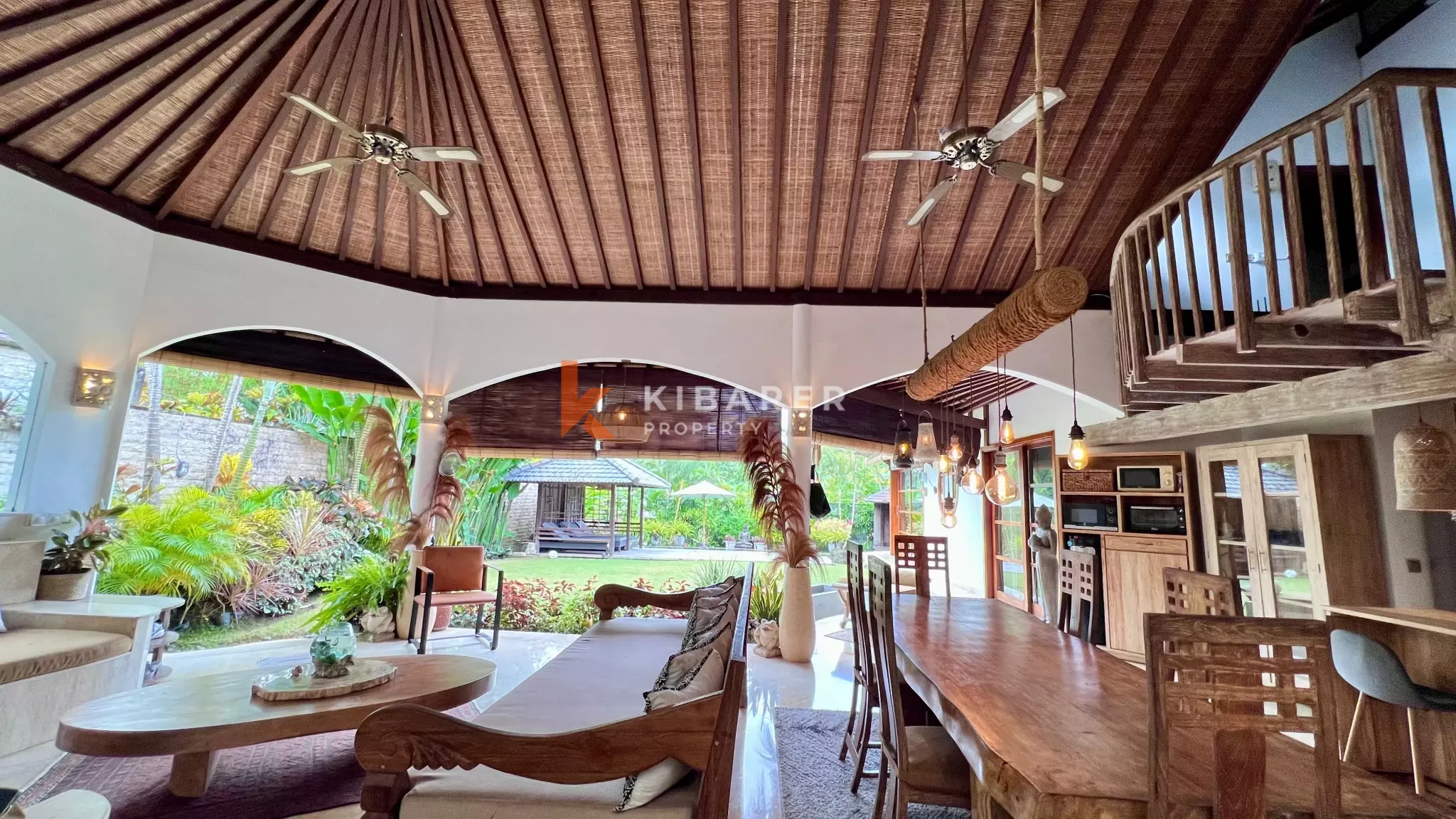 Contemporary Jungle-View Three-Bedrooms Villa Near Berawa Beach — image 8
