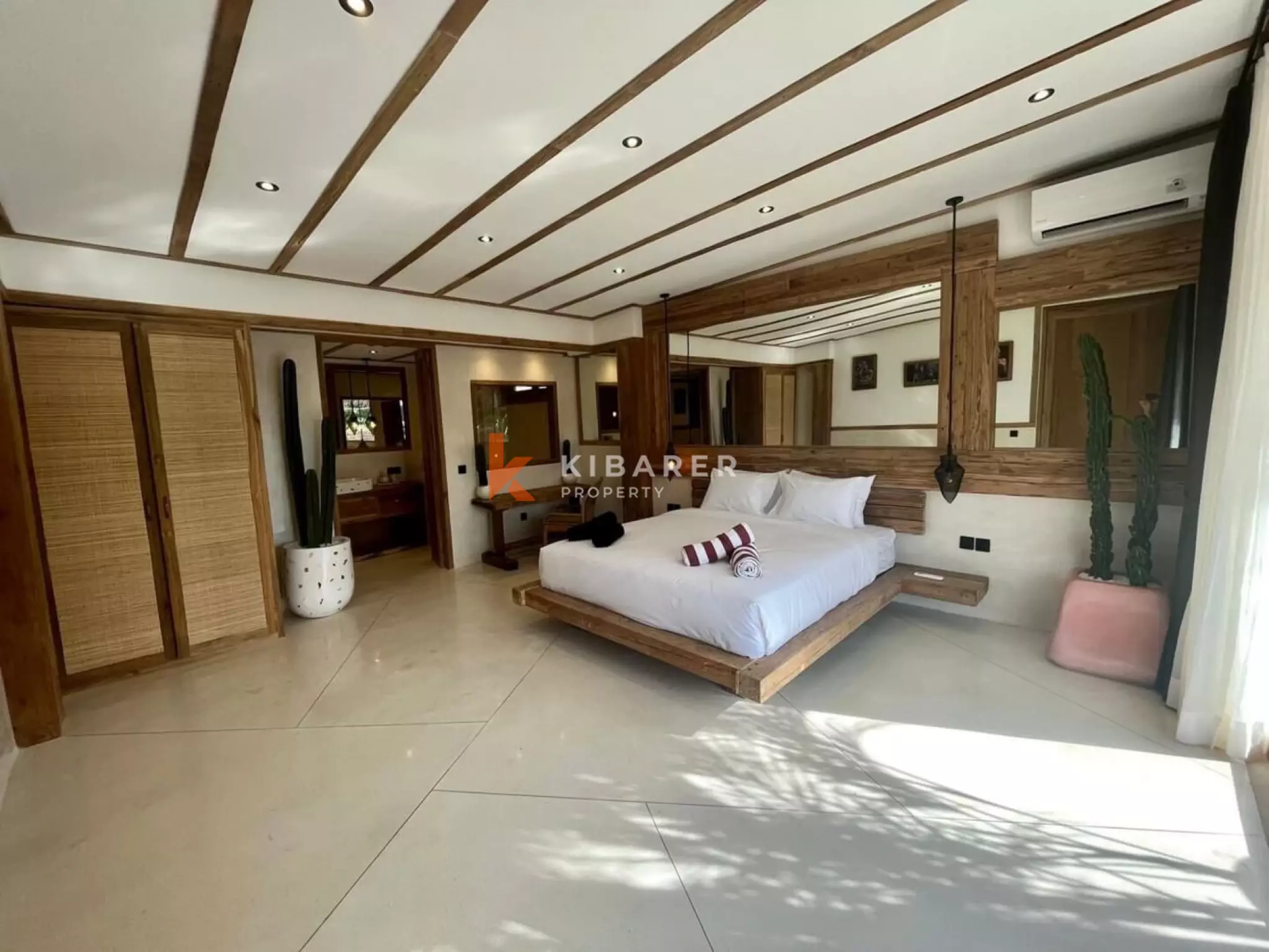 Tropical Escape – Three Bedroom Villa with Jacuzzi & Private Pool in Berawa — image 13