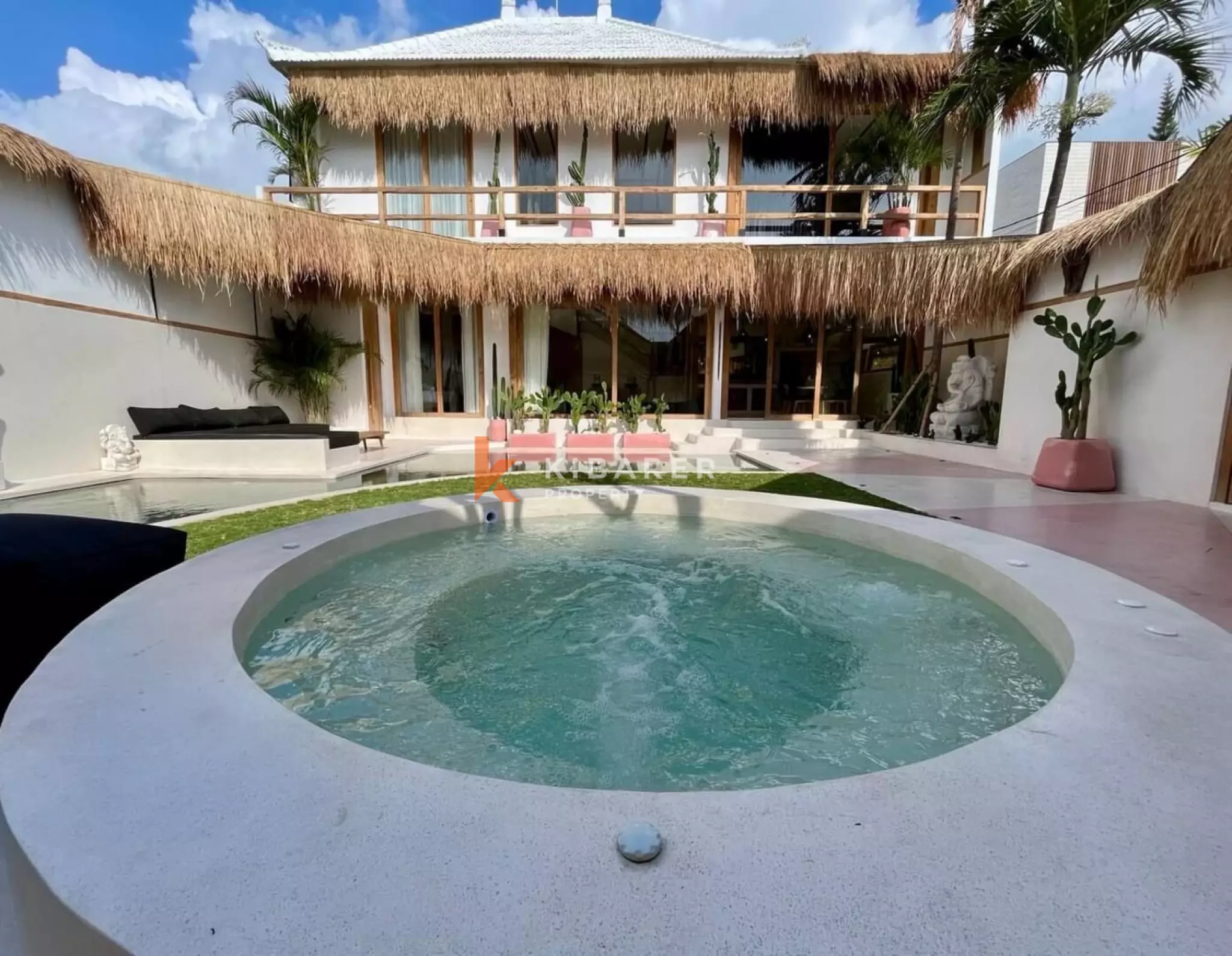 Tropical Escape – Three Bedroom Villa with Jacuzzi & Private Pool in Berawa — image 1