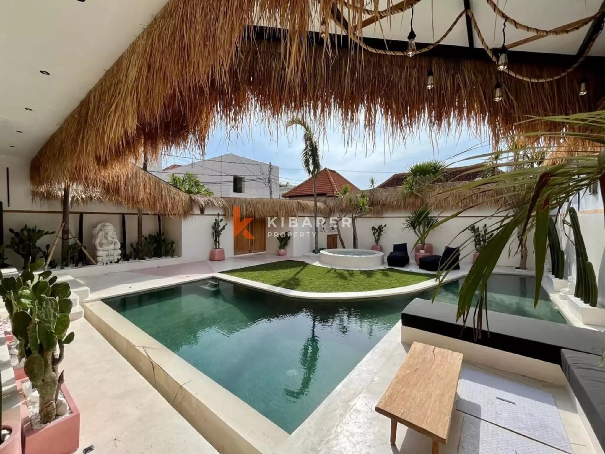 Tropical Escape – Three Bedroom Villa with Jacuzzi & Private Pool in Berawa — image 2