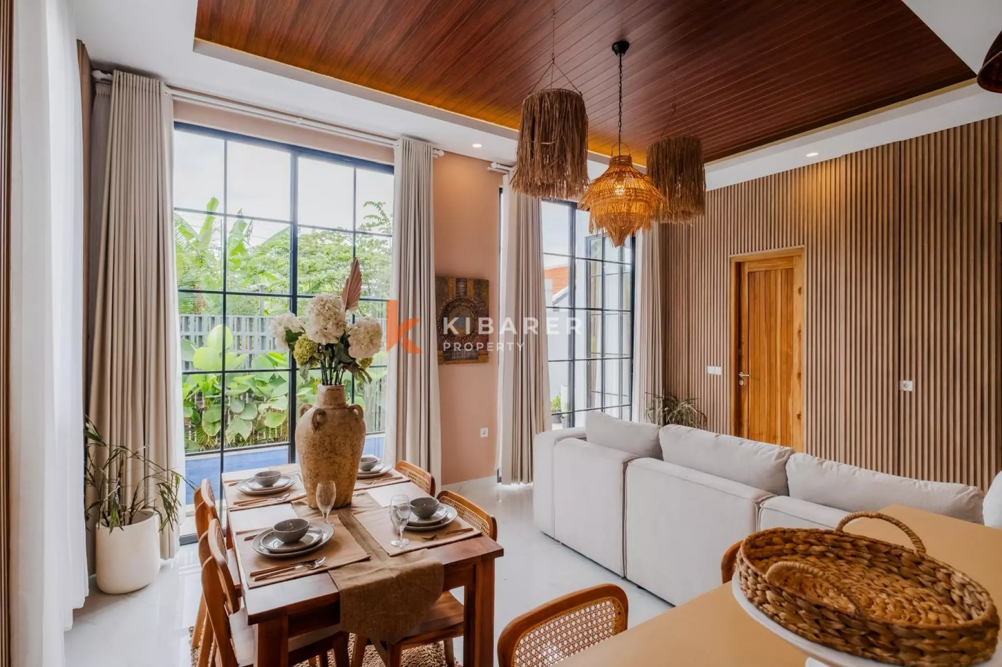 Stylish Modern Three-Bedroom Villa with Private Pool in Prime Berawa — image 7