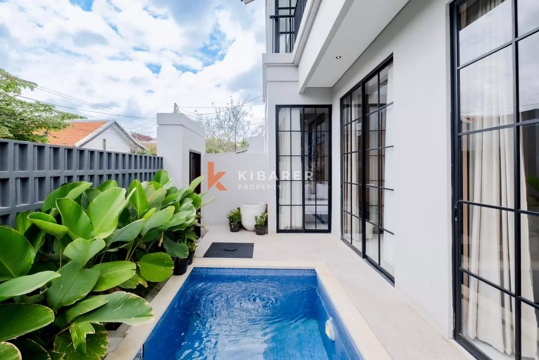 Stylish Modern Three-Bedroom Villa with Private Pool in Prime Berawa — image 3