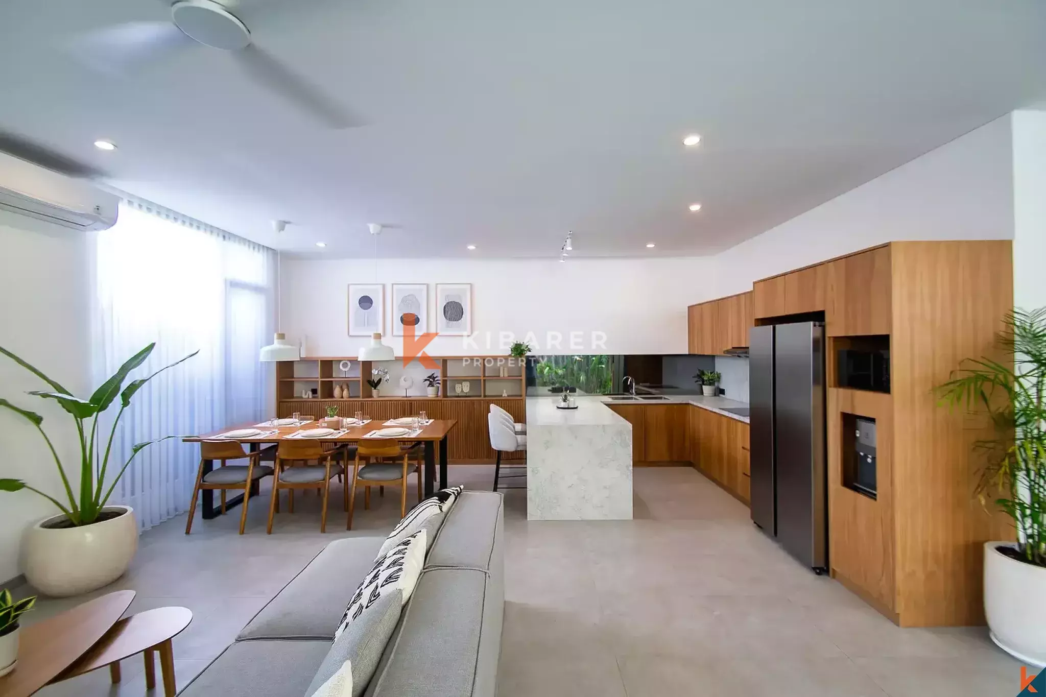 Premium Three-Bedroom Villa with Urban Tropical Design in Umalas — image 2