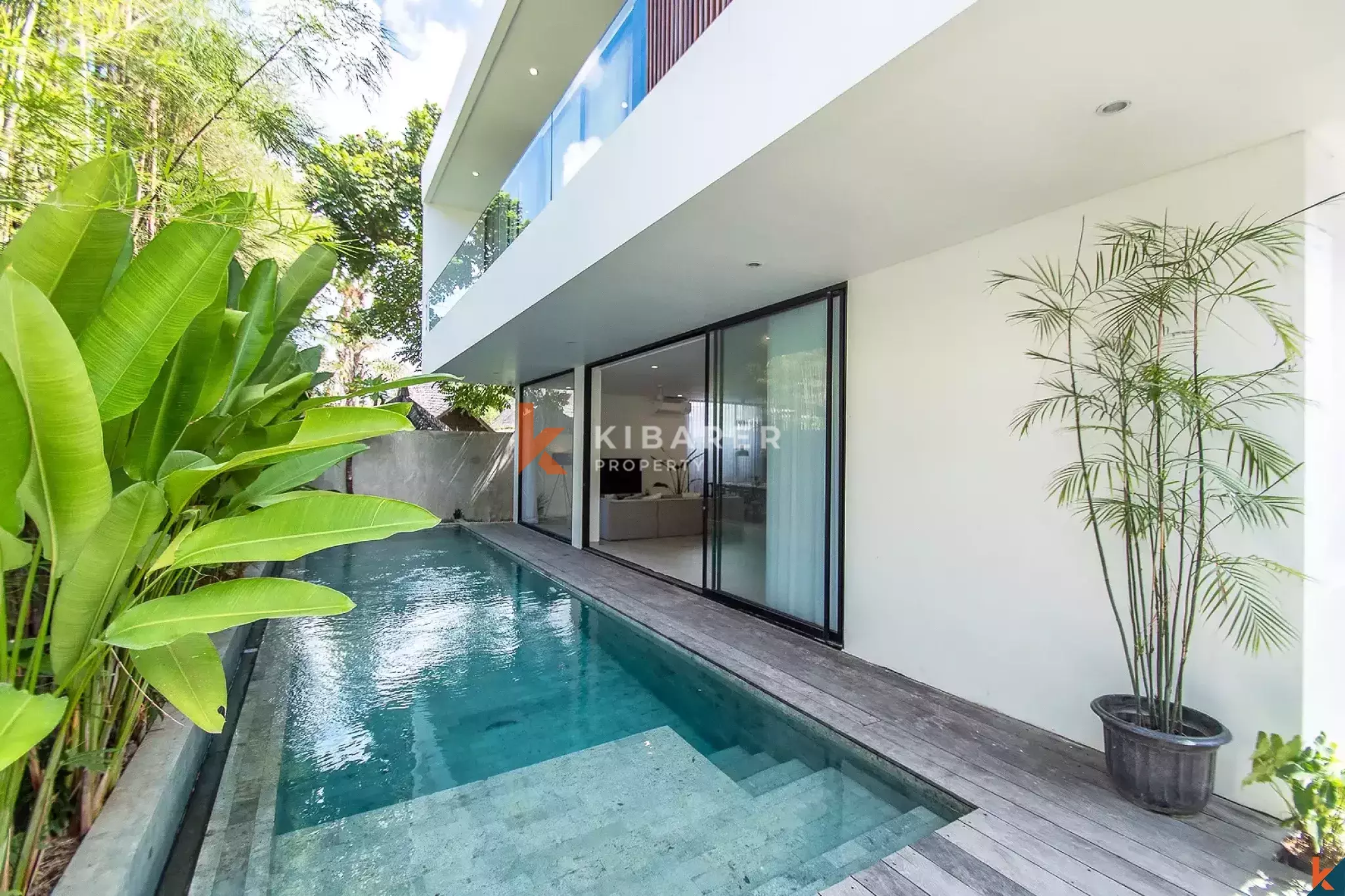 Premium Three-Bedroom Villa with Urban Tropical Design in Umalas — image 1