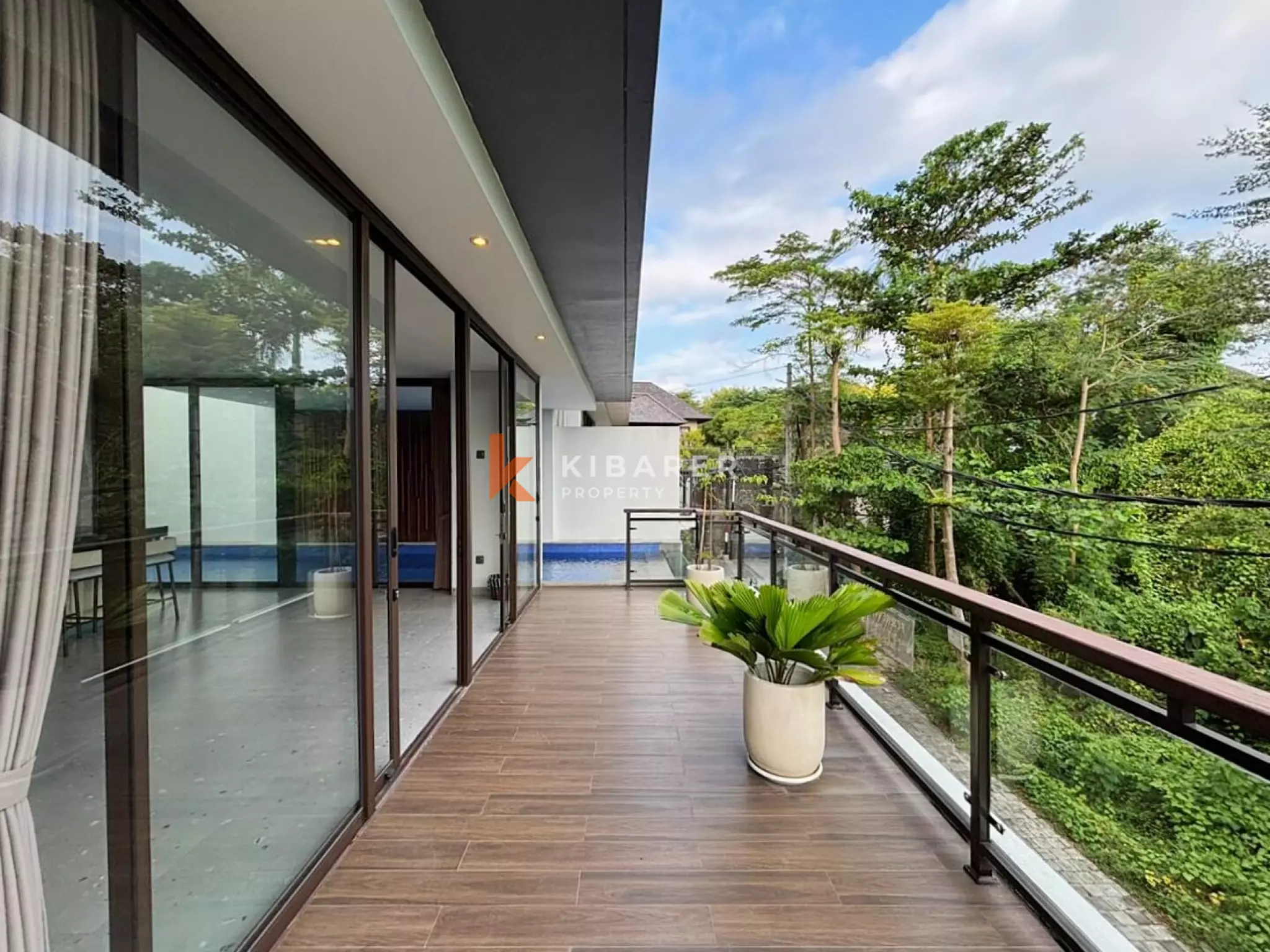 An Urban Tropical Three Bedroom Townhouse Crafted for Modern Living in Berawa — image 3