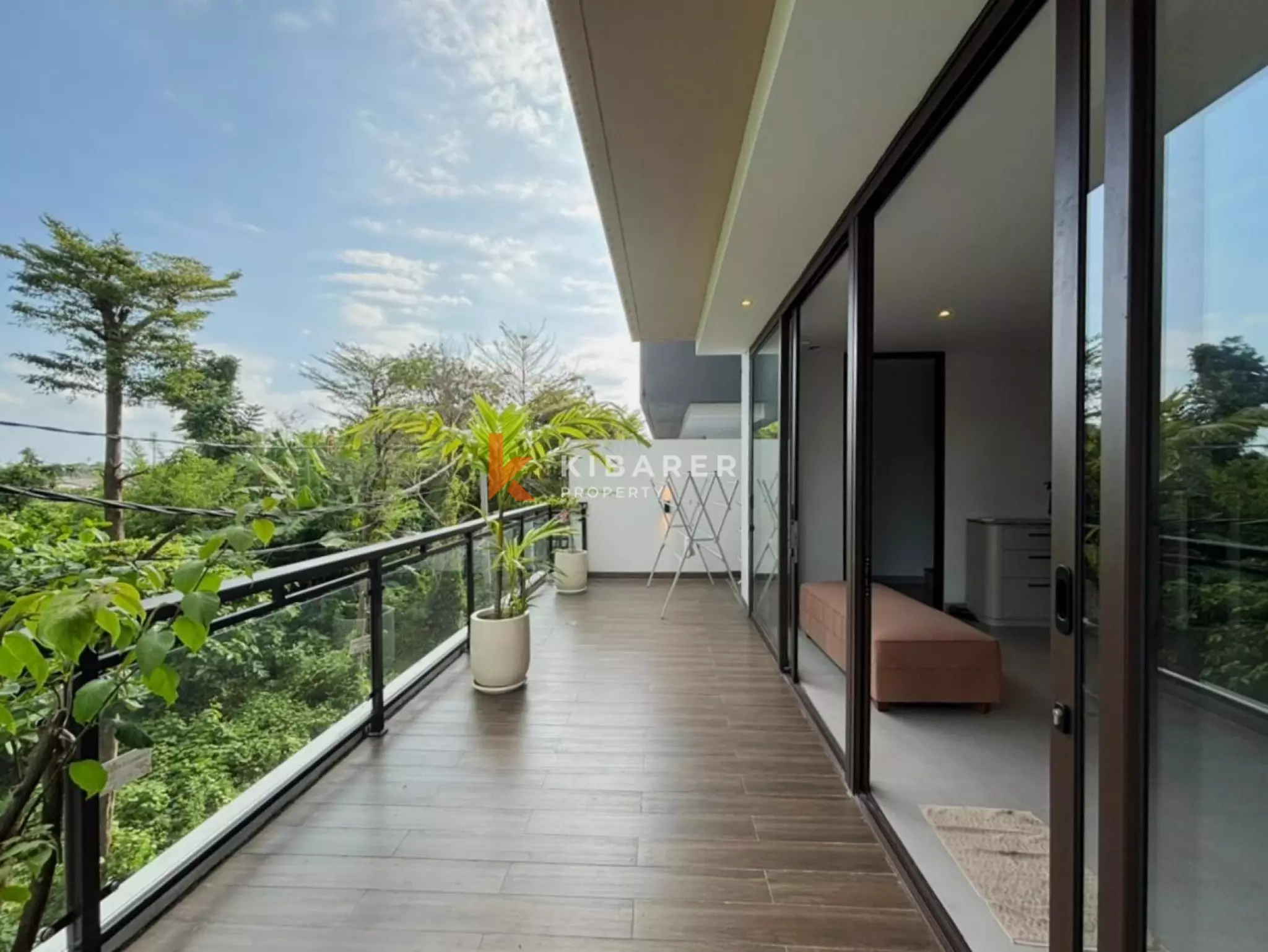 Four Storey Level Three Bedroom Townhouse in Berawa — image 6