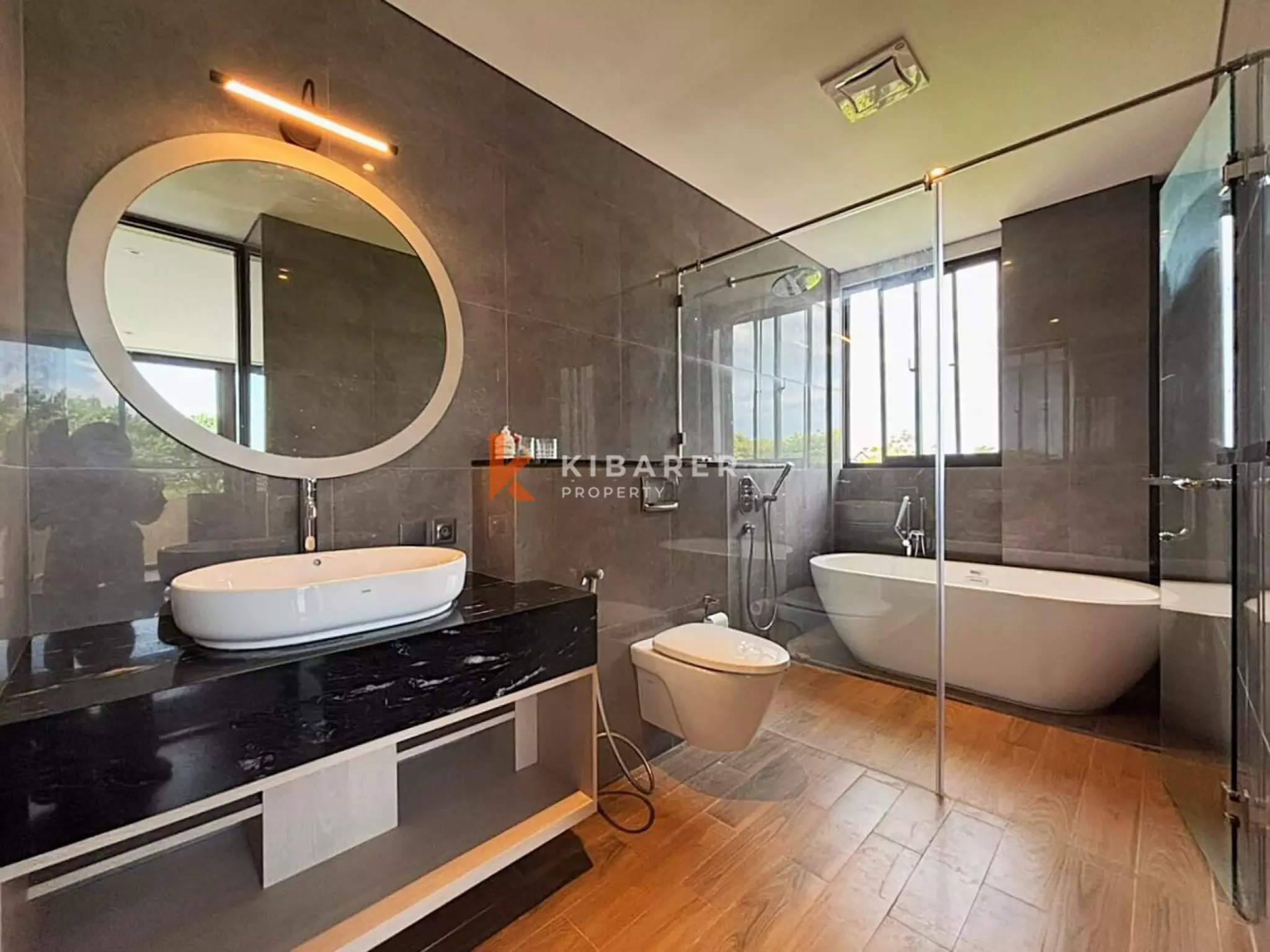 Four Storey Level Three Bedroom Townhouse in Berawa — image 11