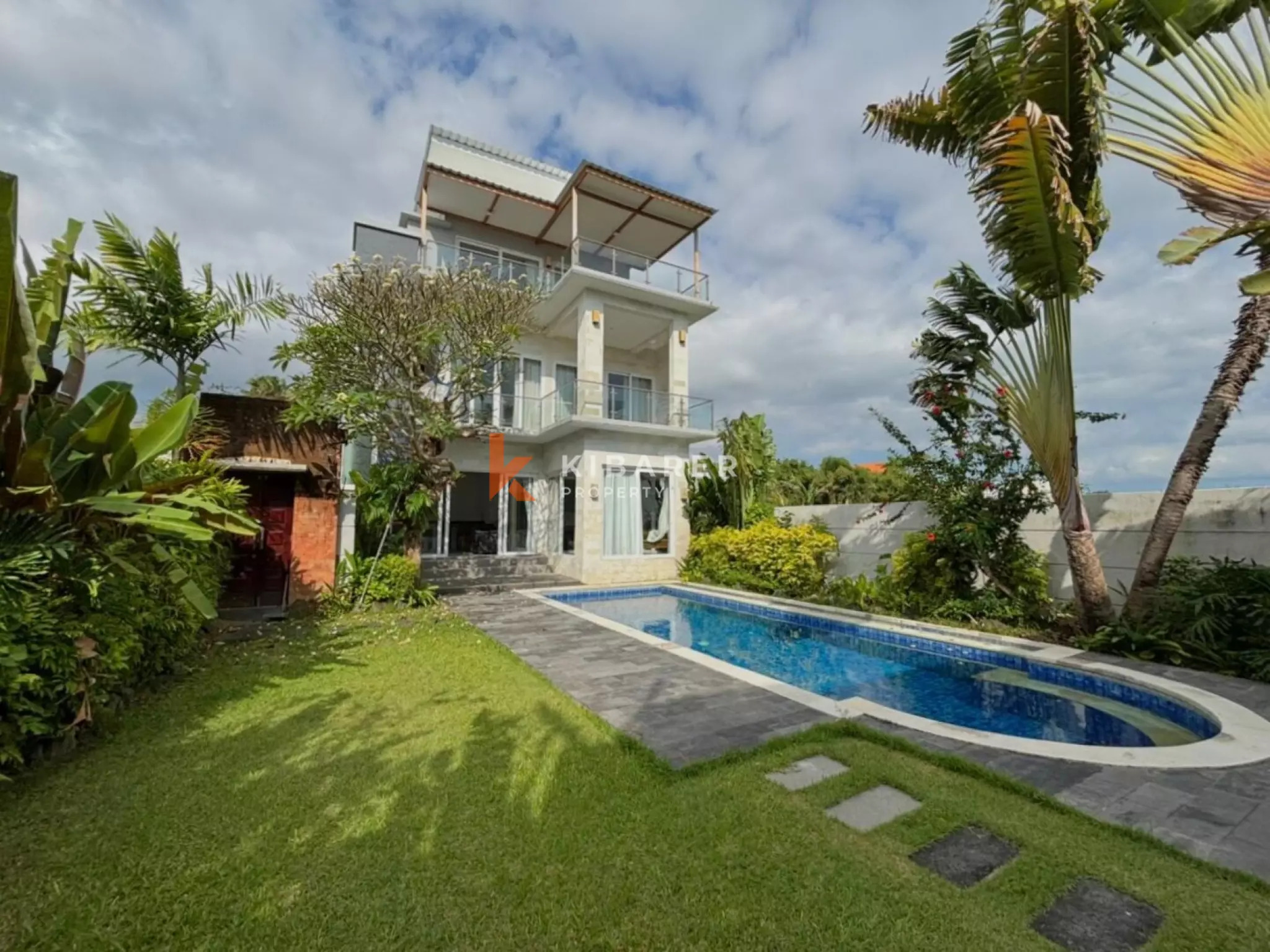 Prime Location Three Bedroom Villa in Berawa Near Finns & Atlas Beach Club — image 1