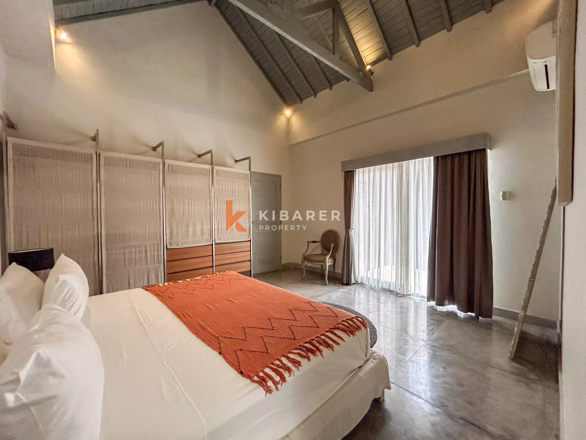 Charming Three-Bedroom Tropical Villa with Garden and Private Pool in Berawa — image 15