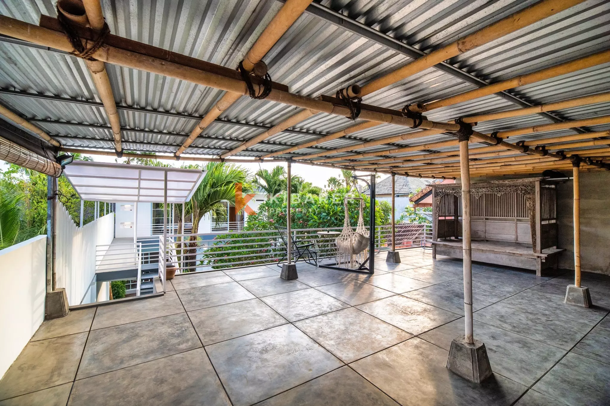 Luxury Four-Bedroom Villa with Enclosed Living Room in Prime Berawa Location — image 7