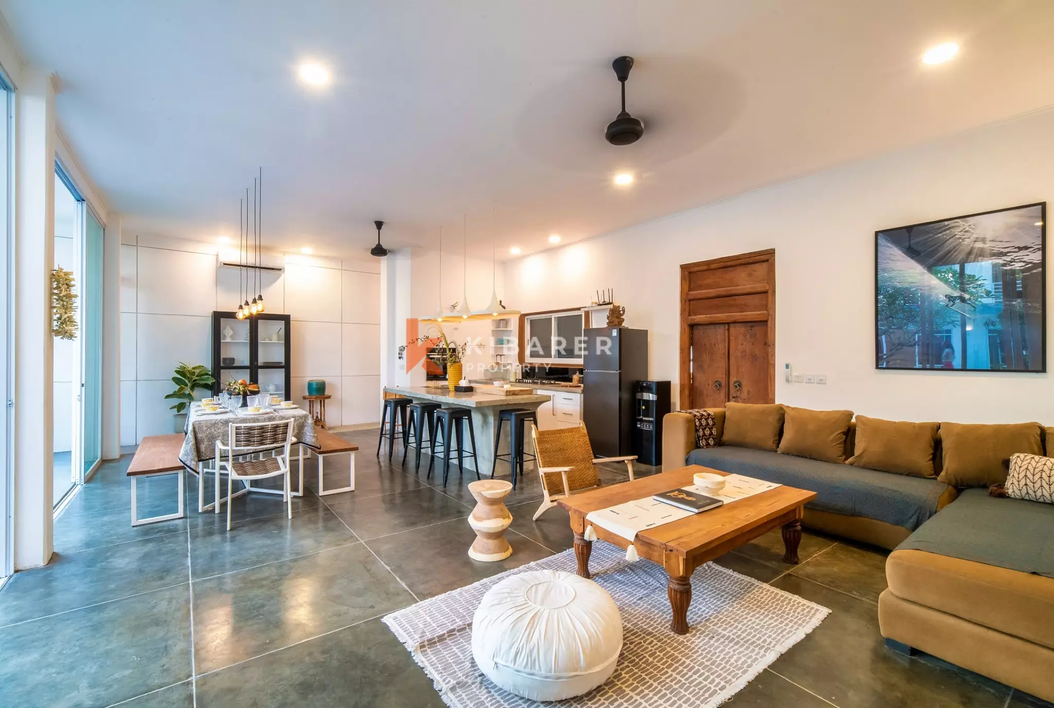 Luxury Four-Bedroom Villa with Enclosed Living Room in Prime Berawa Location — image 6