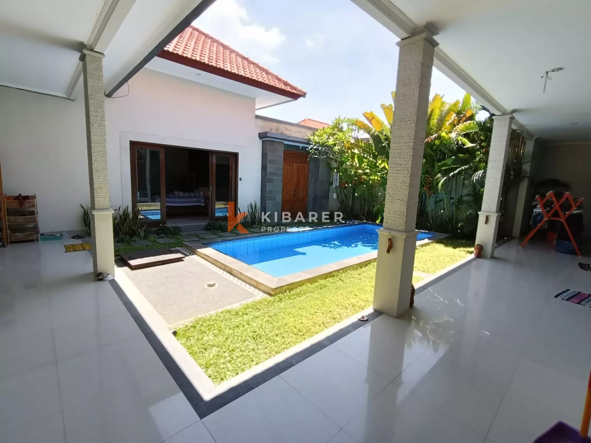 Charming Three-Bedroom Closed Living Room Villa in Kerobokan — image 3